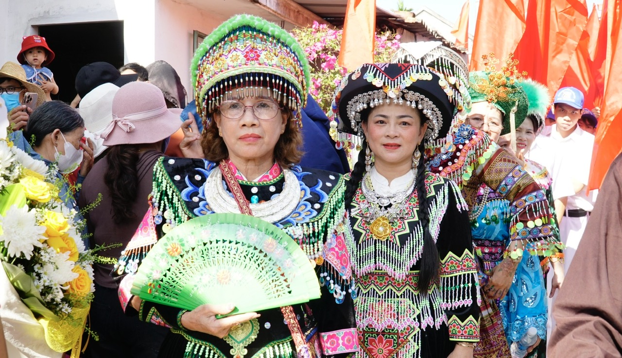 Gia Lai: Rộn r&agrave;ng khai hội Ch&ugrave;a B&agrave; - Cảng thị Nước Mặn- Ảnh 8.