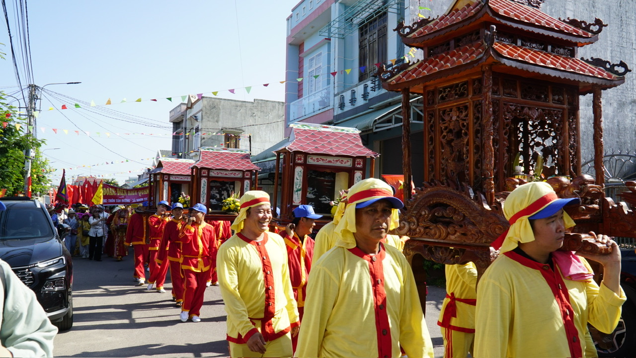 Gia Lai: Rộn r&agrave;ng khai hội Ch&ugrave;a B&agrave; - Cảng thị Nước Mặn- Ảnh 6.