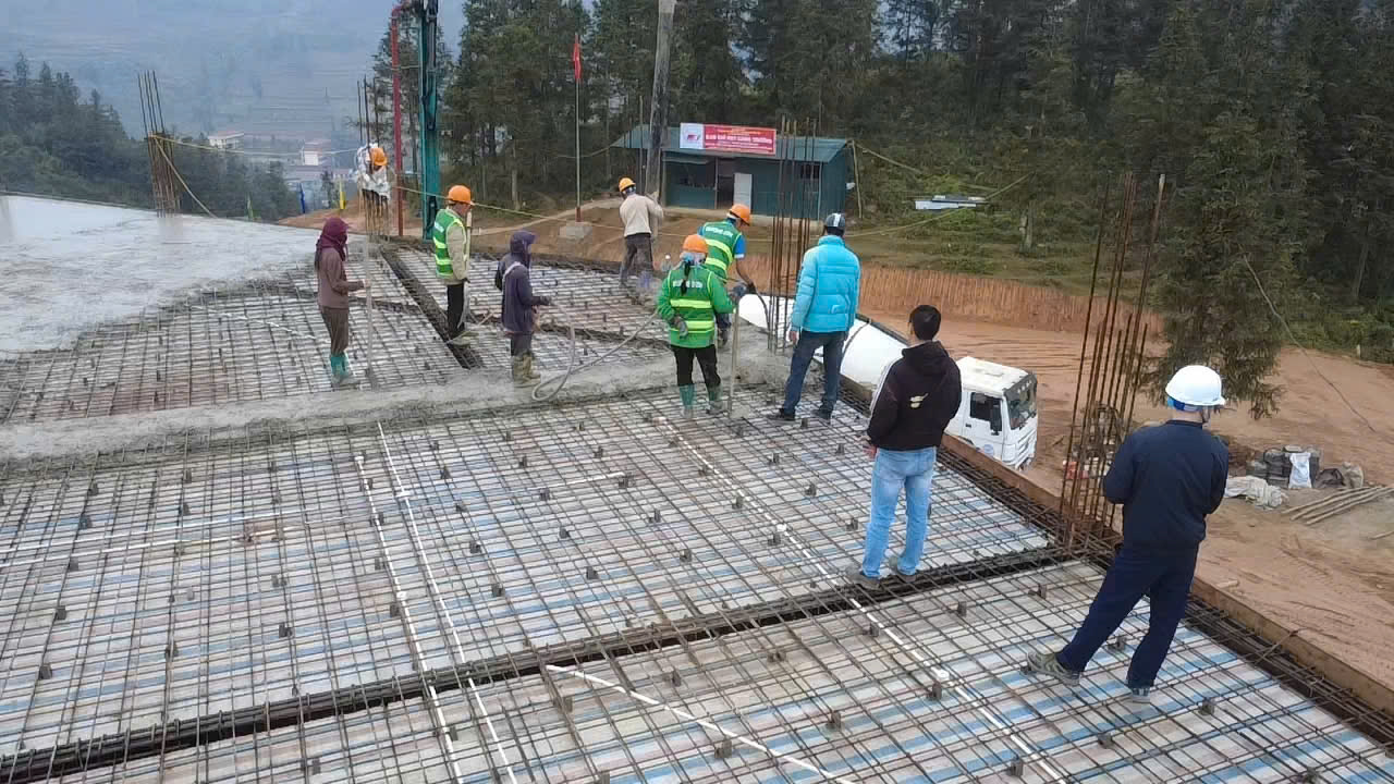 Gian nan ở công trình xây trường học vùng biên giới Lào Cai- Ảnh 7. Gian nan ở công trình xây trường học vùng biên giới Lào Cai- Ảnh 7.