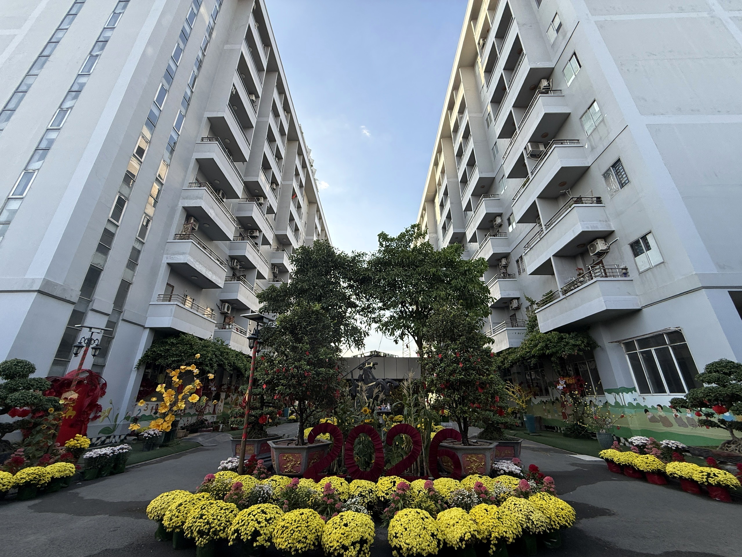Nhà ở công nhân TP.HCM: Không chỉ cần căn hộ, mà cần cả hệ sinh thái sống- Ảnh 2.