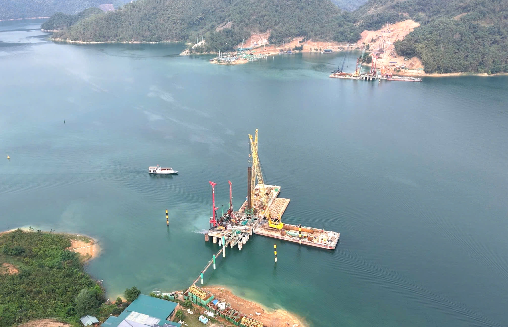 Phú Thọ: Quyết liệt đẩy nhanh GPMB, tiến độ thi công dự án cao tốc Hòa Bình - Mộc Châu- Ảnh 2. Phú Thọ: Quyết liệt đẩy nhanh GPMB, tiến độ thi công dự án cao tốc Hòa Bình - Mộc Châu- Ảnh 2.
