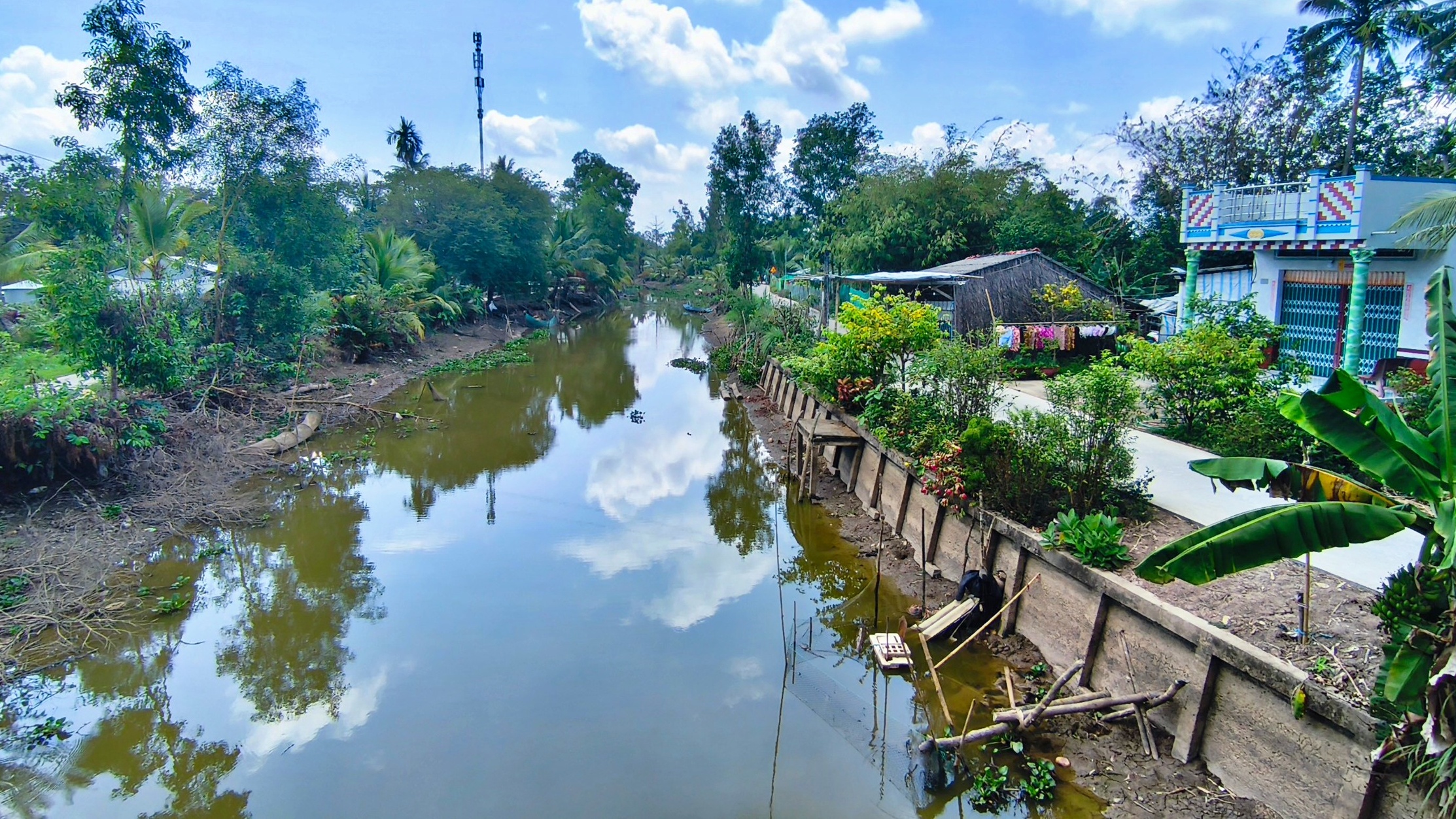 C&agrave; Mau: 13 điểm sạt lở đất, nguy cơ chia cắt đường giao th&ocirc;ng- Ảnh 1.