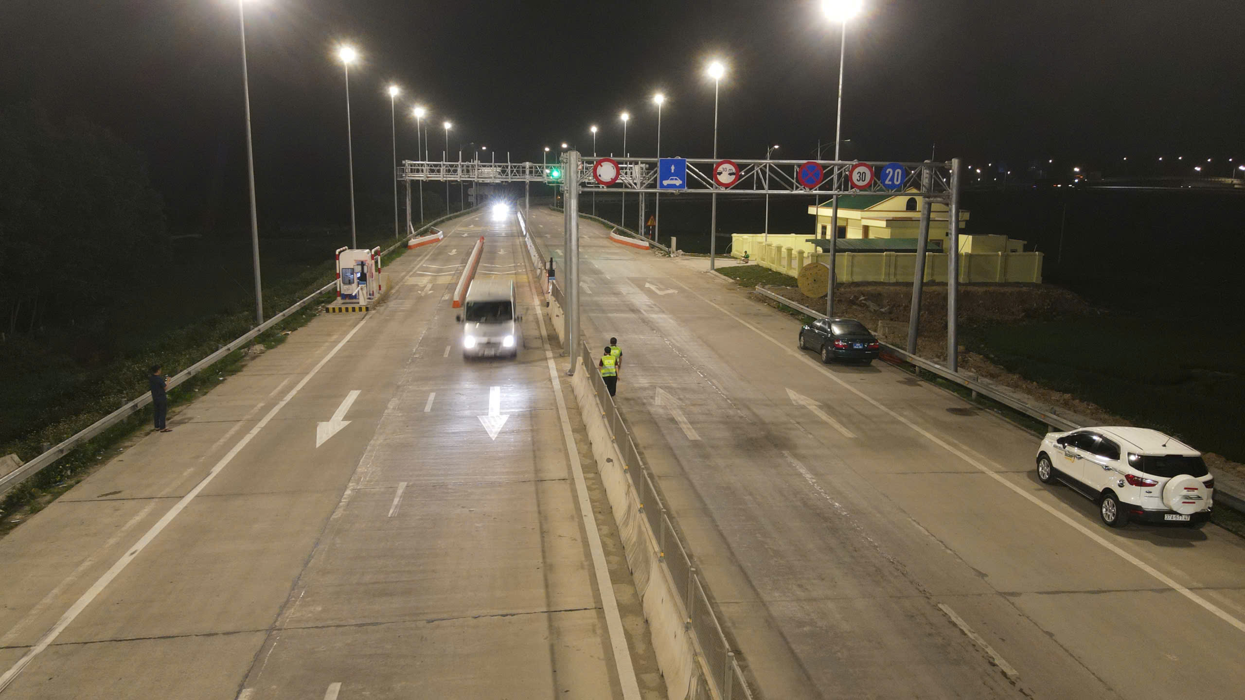 Thu ph&iacute; cao tốc từ Ninh B&igrave;nh v&agrave;o Nghệ An: Mức ph&iacute; hợp l&yacute;, lượng xe kh&ocirc;ng giảm- Ảnh 6.