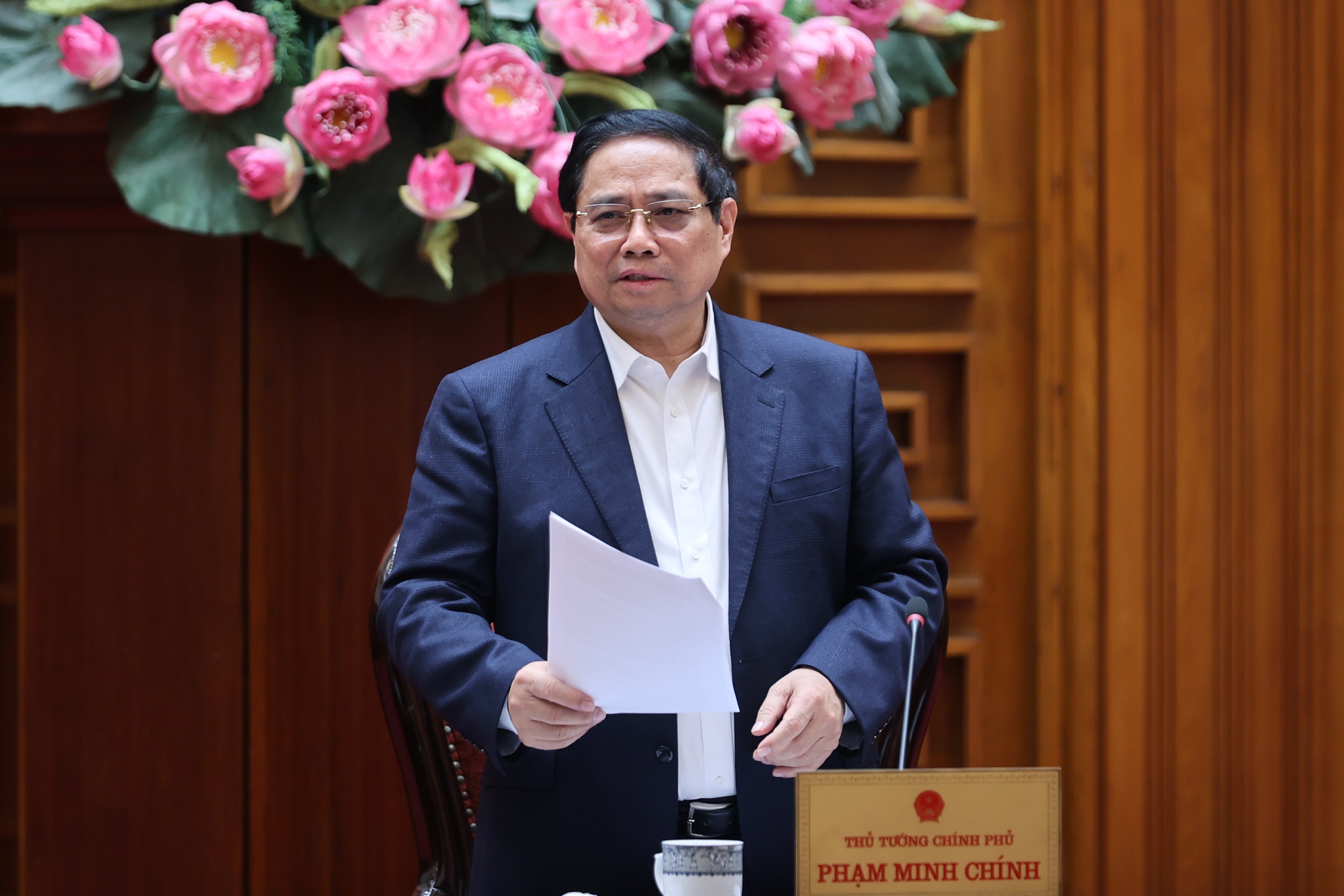 Thủ tướng: Đề xuất ứng ng&acirc;n s&aacute;ch Nh&agrave; nước hỗ trợ Quỹ b&igrave;nh ổn gi&aacute; xăng dầu- Ảnh 1.