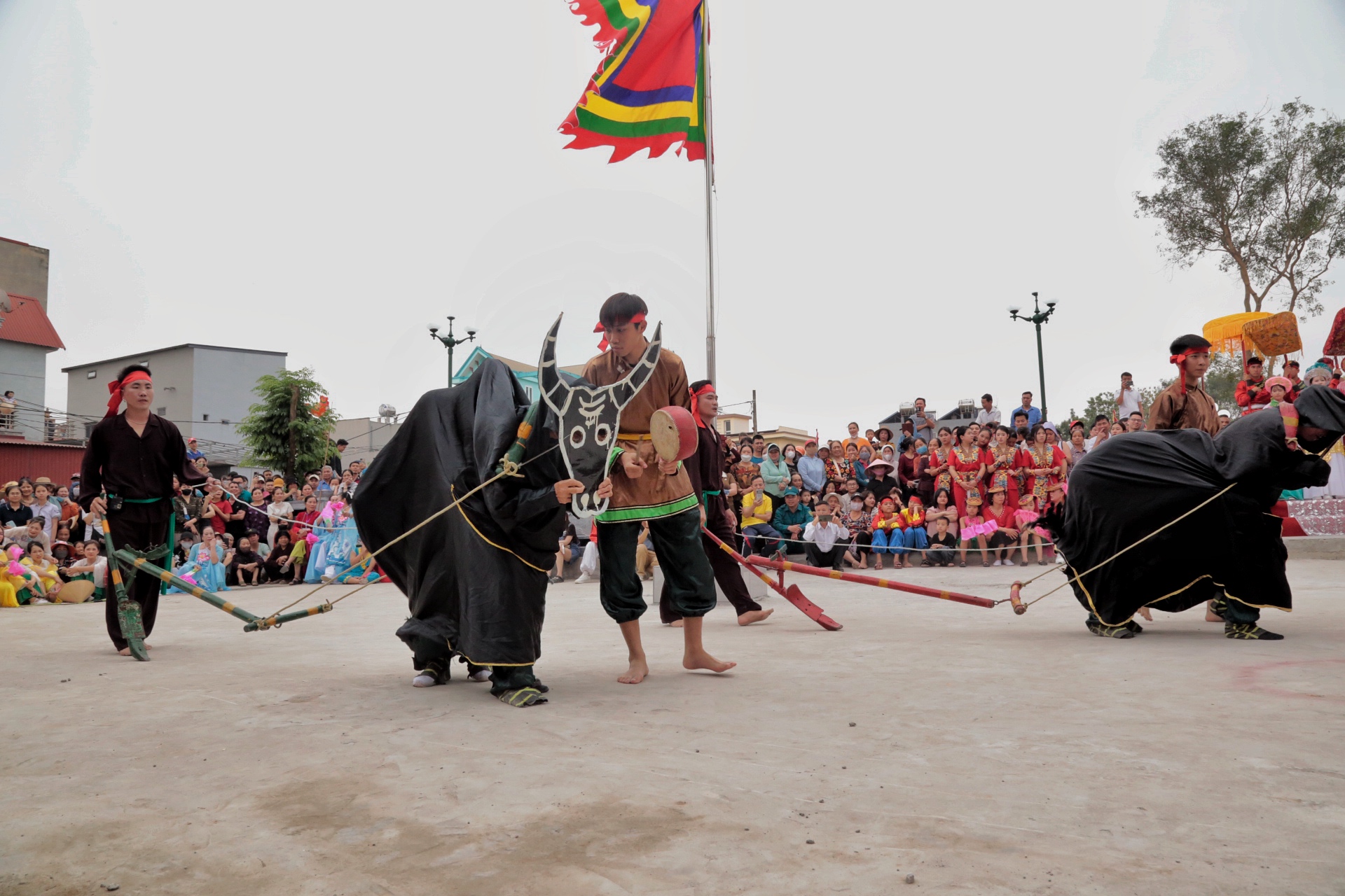 Độc đ&aacute;o lễ hội k&eacute;n rể Đường Y&ecirc;n ở H&agrave; Nội- Ảnh 7.