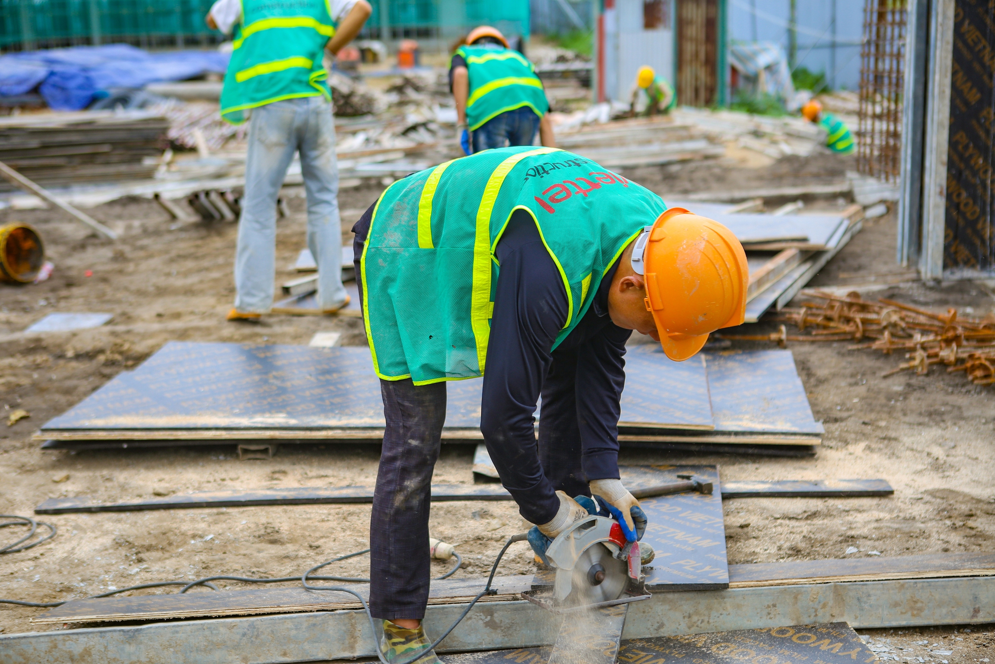 Chạy đua tiến độ trên công trường dự án nhà ở xã hội gần 700 tỷ đồng ở Hưng Yên- Ảnh 12. Chạy đua tiến độ trên công trường dự án nhà ở xã hội gần 700 tỷ đồng ở Hưng Yên- Ảnh 12.