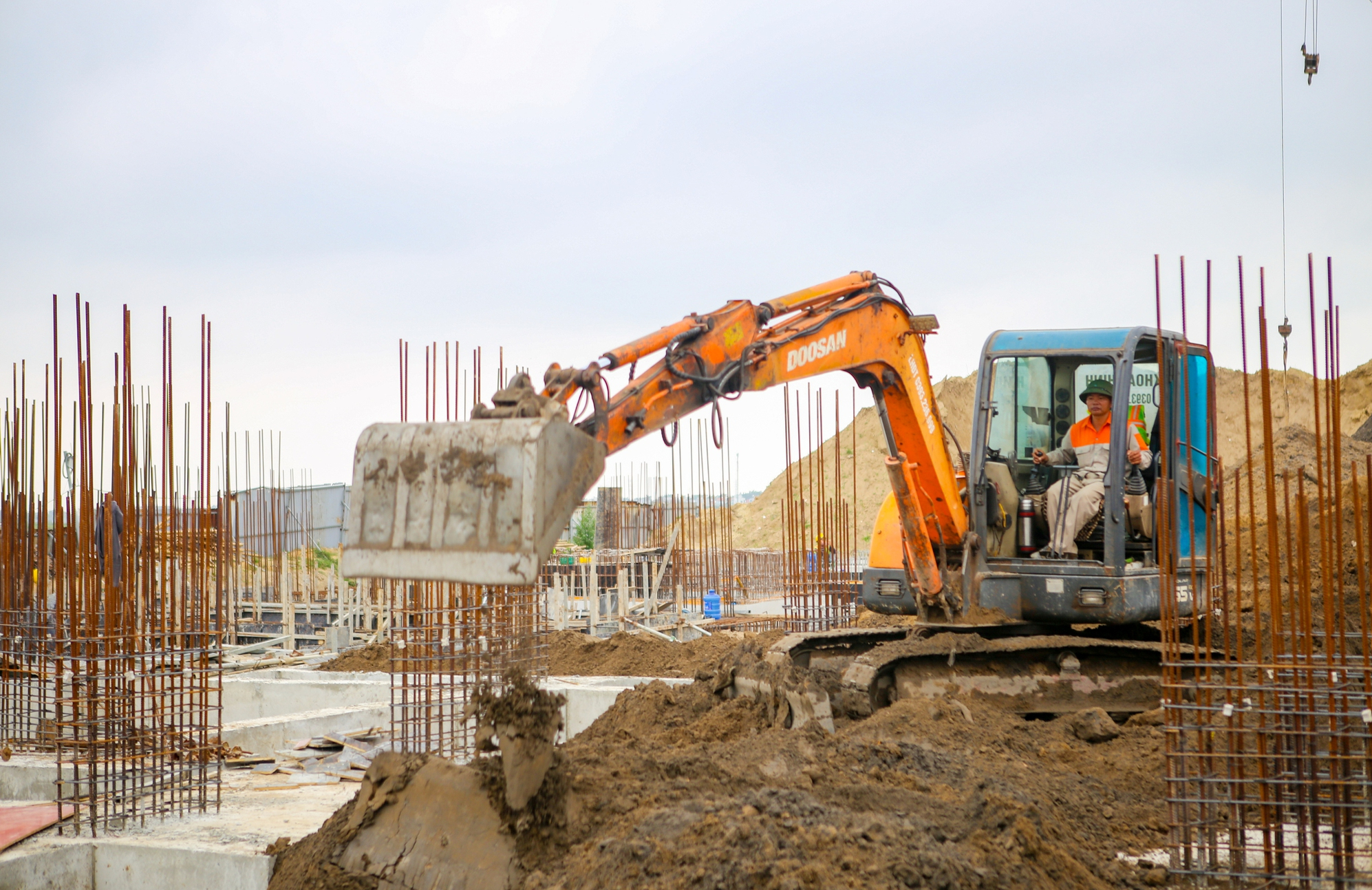 Chạy đua tiến độ trên công trường dự án nhà ở xã hội gần 700 tỷ đồng ở Hưng Yên- Ảnh 18. Chạy đua tiến độ trên công trường dự án nhà ở xã hội gần 700 tỷ đồng ở Hưng Yên- Ảnh 18.