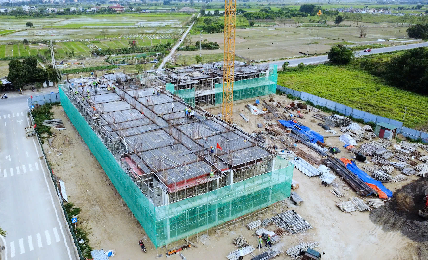 Chạy đua tiến độ trên công trường dự án nhà ở xã hội gần 700 tỷ đồng ở Hưng Yên- Ảnh 1. Chạy đua tiến độ trên công trường dự án nhà ở xã hội gần 700 tỷ đồng ở Hưng Yên- Ảnh 1.