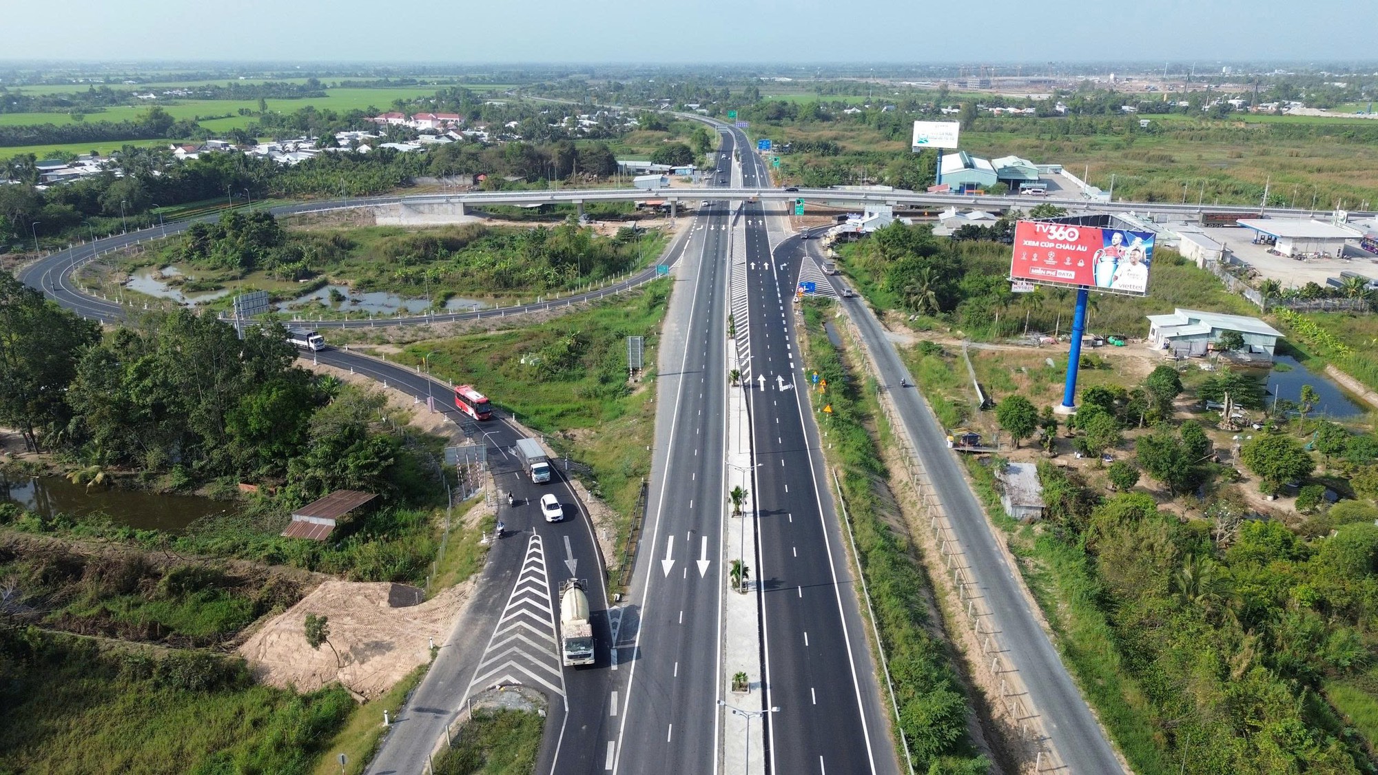 An Giang thống nhất x&acirc;y dựng đường nối Long Xuy&ecirc;n - Rạch Gi&aacute; 16.000 tỷ đồng- Ảnh 3.