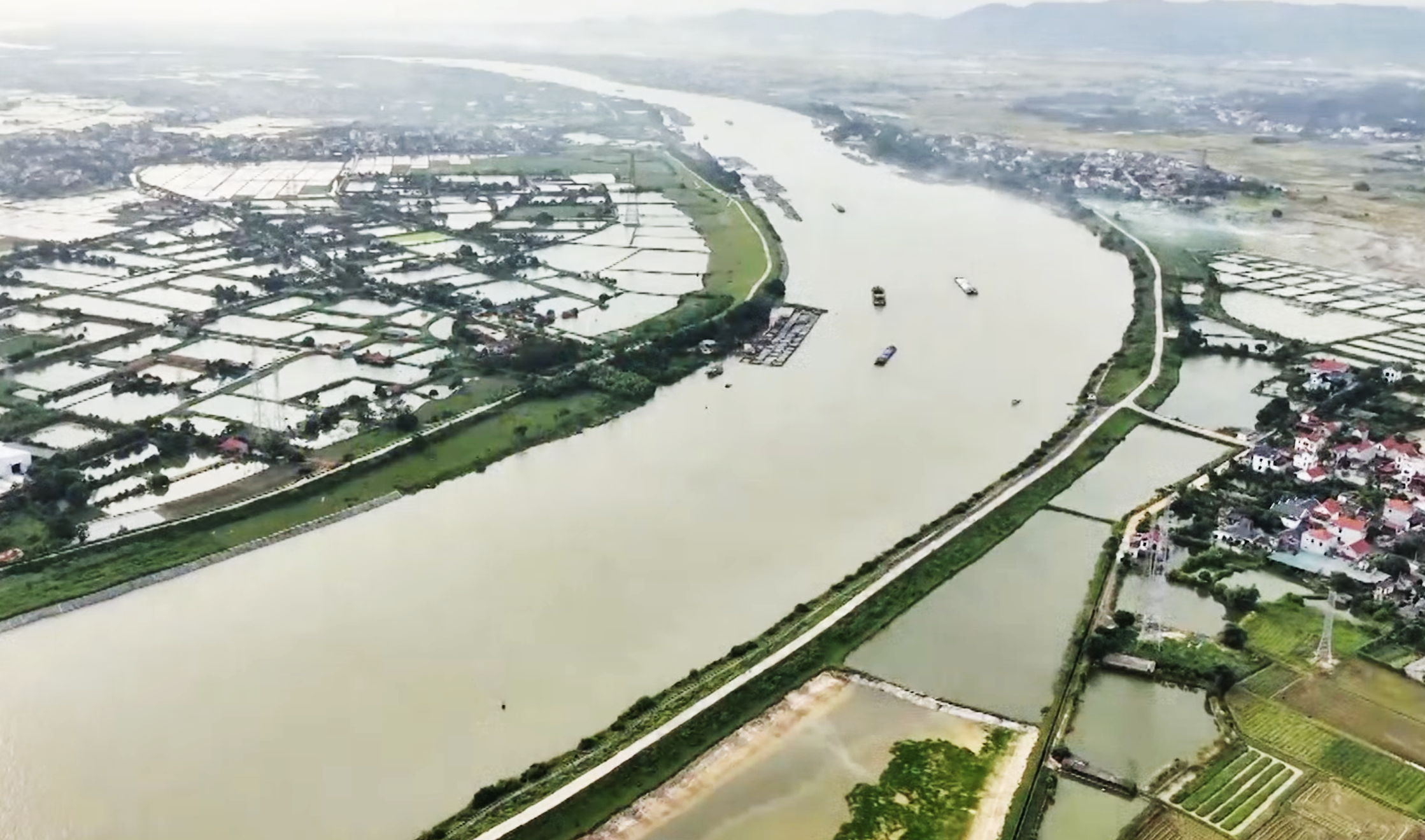 Hạn chế giao th&ocirc;ng tr&ecirc;n s&ocirc;ng Kinh Thầy hơn 1 năm để thi c&ocirc;ng cầu vượt- Ảnh 1.