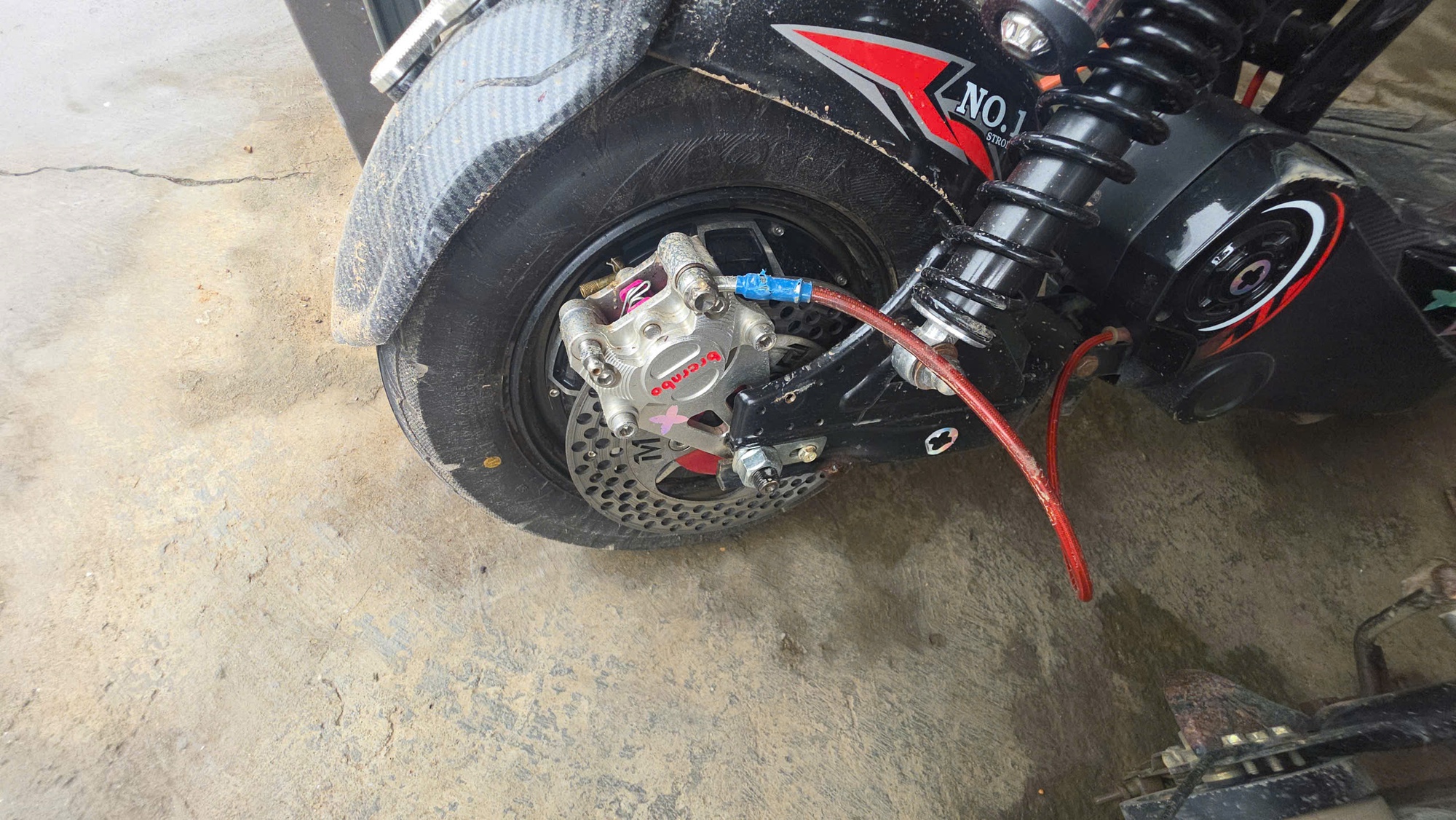 CSGT L&agrave;o Cai chủ động kế hoạch tuần tra, ngăn ngừa tai nạn từ xe điện độ chế- Ảnh 4.