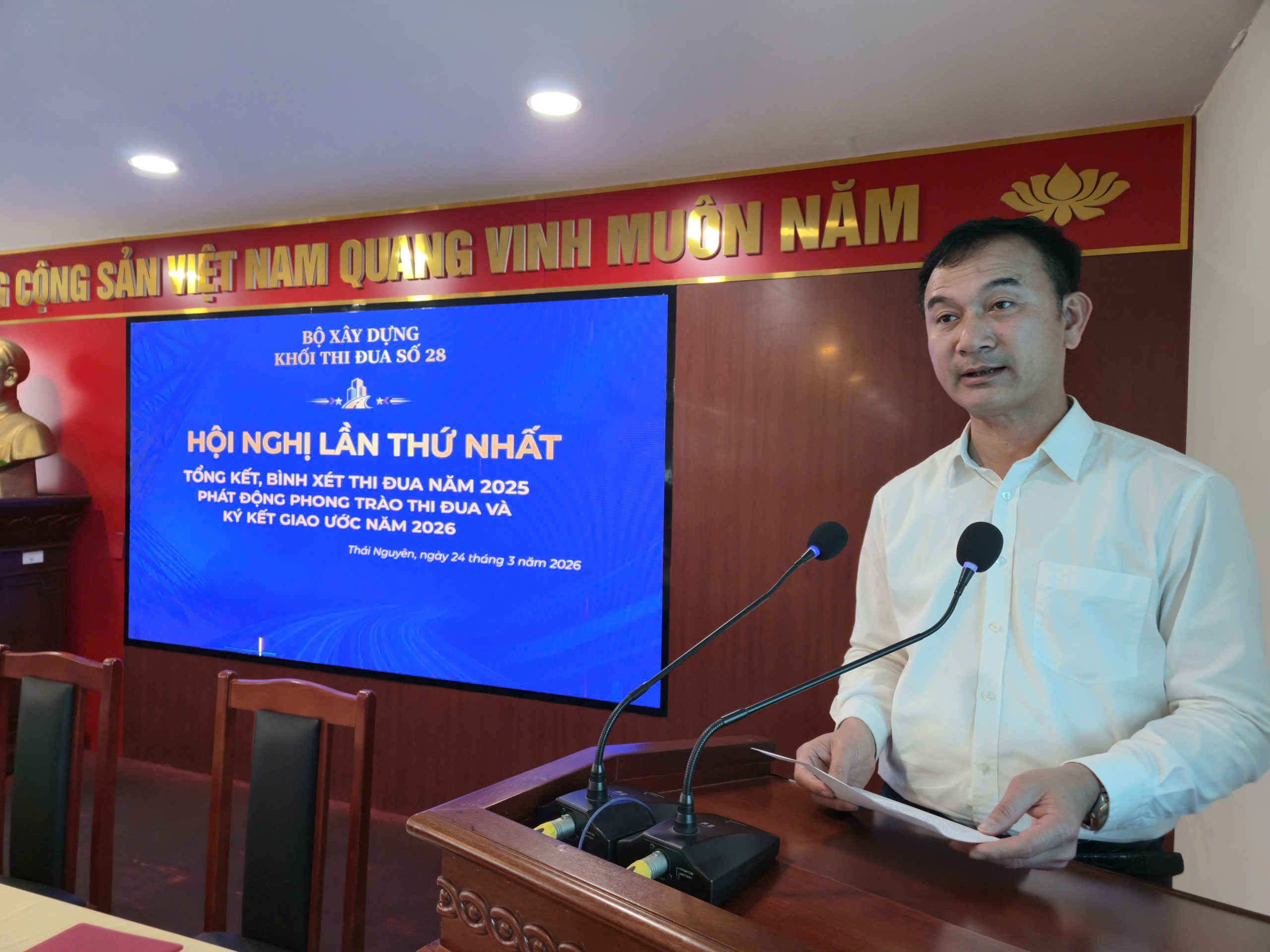 Đổi mới thi đua theo v&ugrave;ng, n&acirc;ng tầm quản l&yacute; ng&agrave;nh X&acirc;y dựng- Ảnh 1.