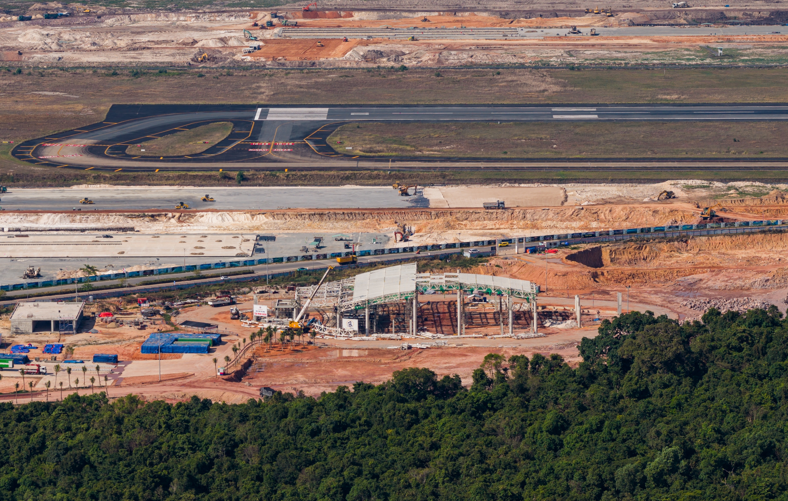Công trường dự án mở rộng Cảng hàng không quốc tế Phú Quốc- Ảnh 3. Công trường dự án mở rộng Cảng hàng không quốc tế Phú Quốc- Ảnh 3.