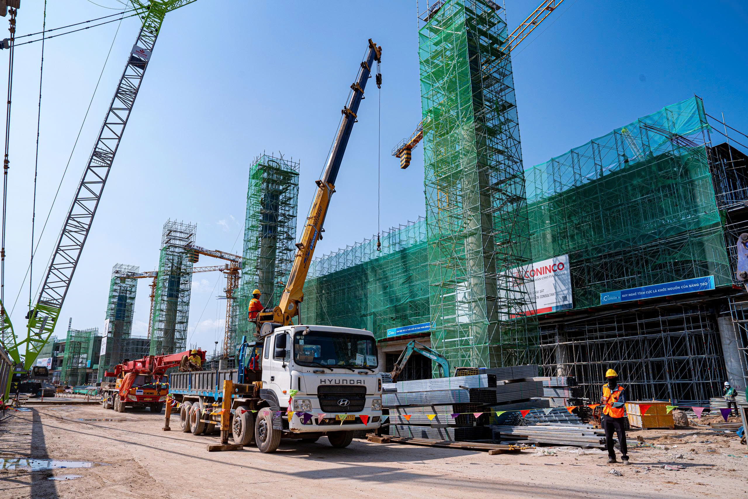 Công trường dự án mở rộng Cảng hàng không quốc tế Phú Quốc- Ảnh 9. Công trường dự án mở rộng Cảng hàng không quốc tế Phú Quốc- Ảnh 9.