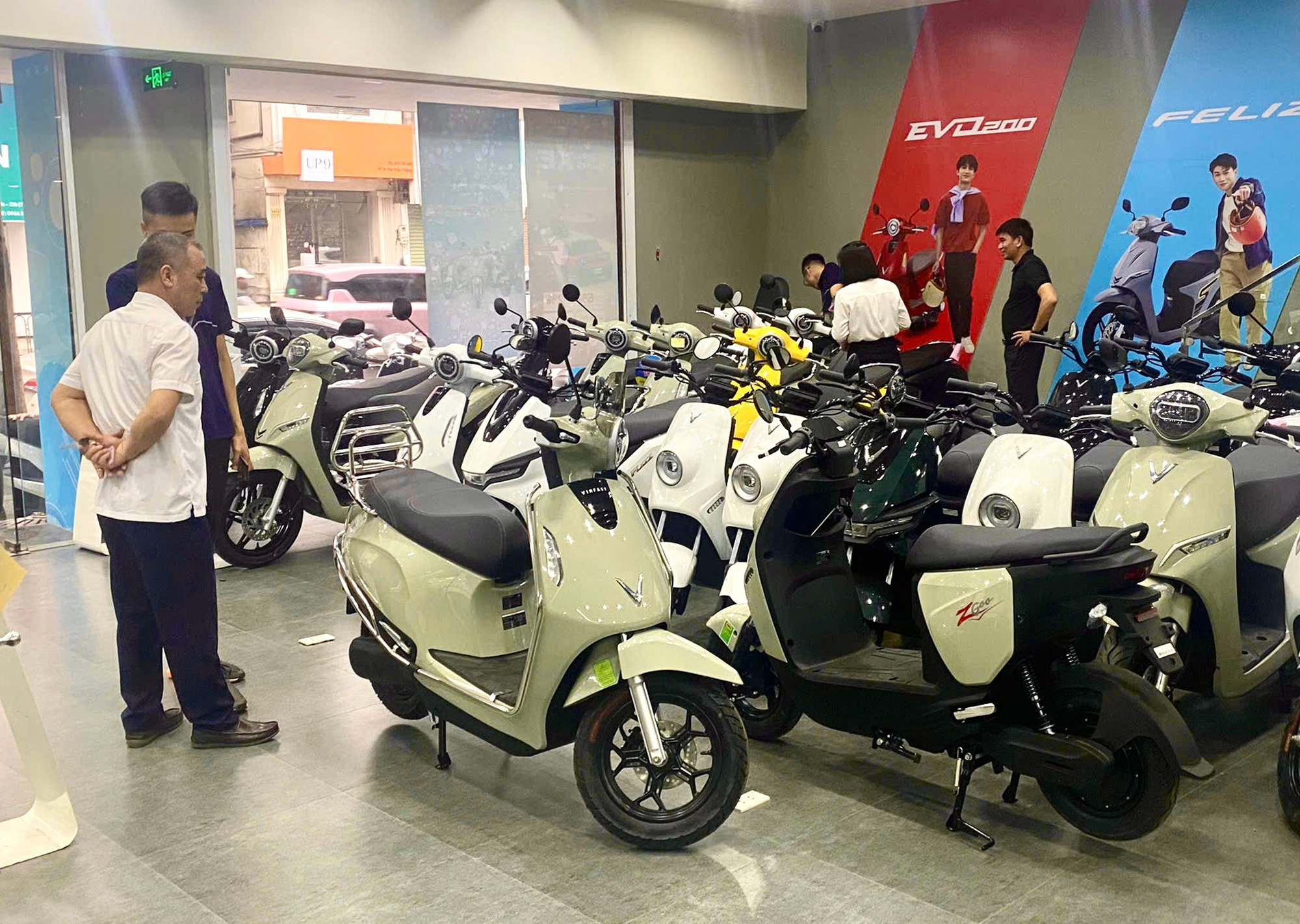 Cuộc đua giành thị phần xe máy điện- Ảnh 1.