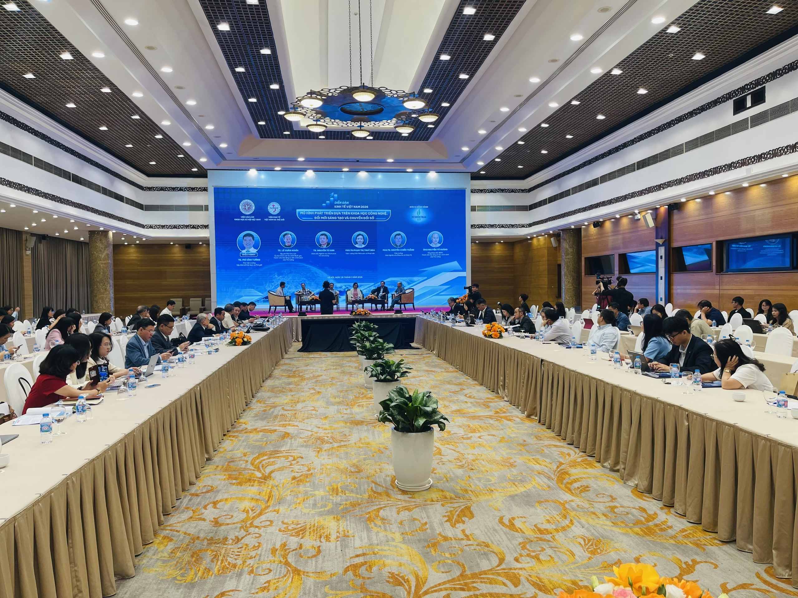 X&aacute;c lập m&ocirc; h&igrave;nh tăng trưởng mới: Khoa học c&ocirc;ng nghệ l&agrave; "trục xương sống" - Ảnh 1.