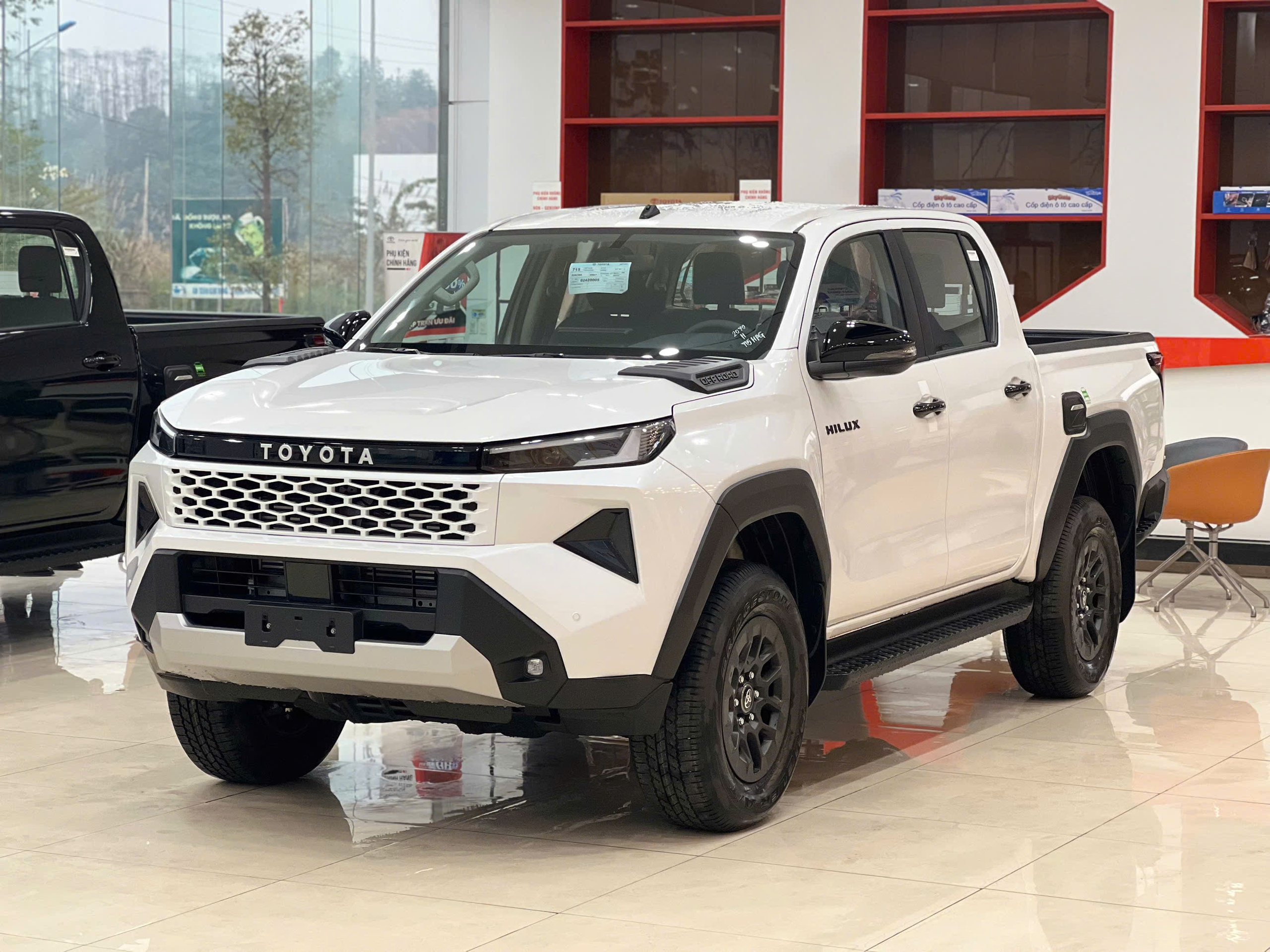 Xe bán tải cũ vắng khách sau tranh cãi về việc hạn chế lưu thông- Ảnh 2.