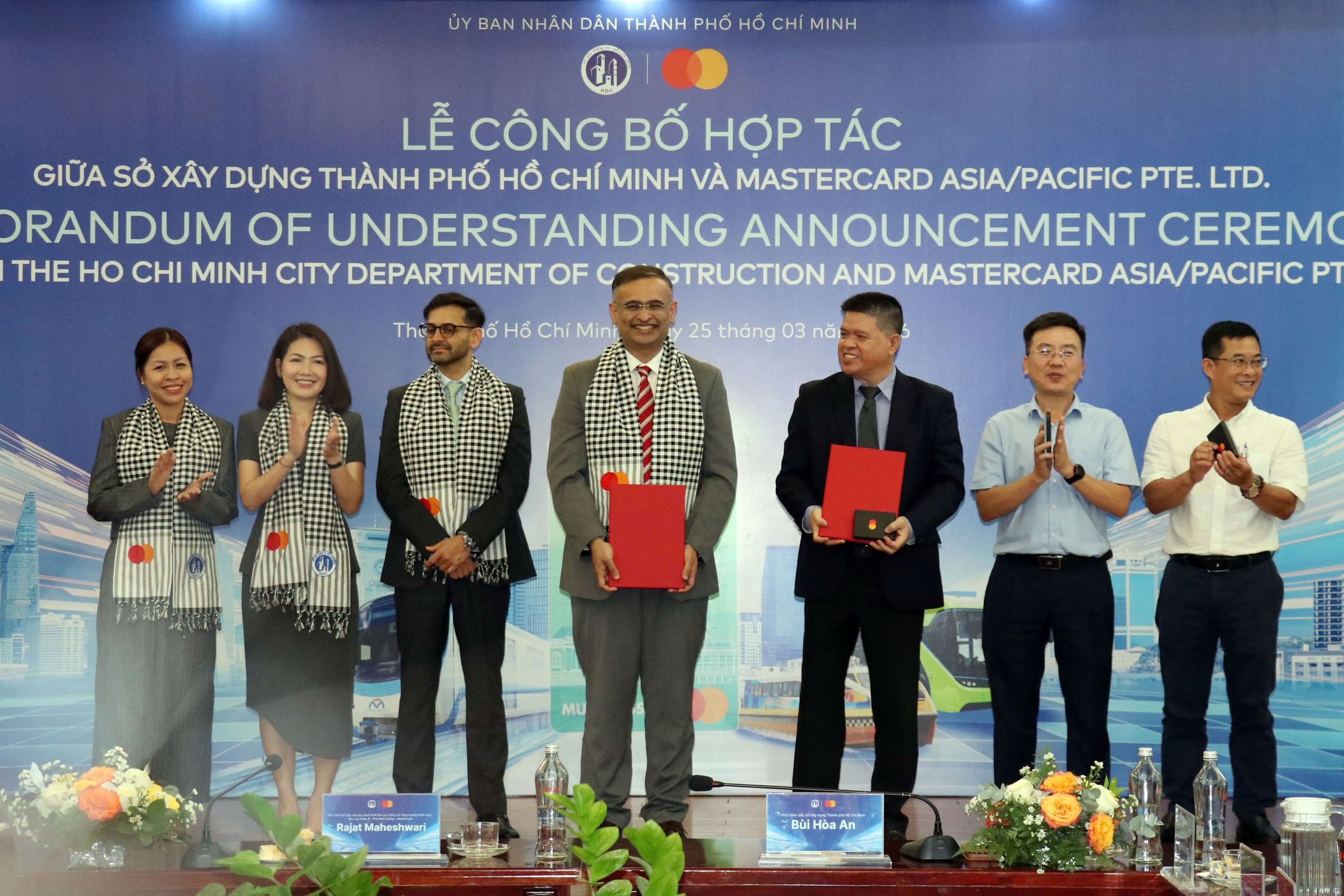 TP.HCM hợp t&aacute;c doanh nghiệp th&uacute;c đẩy thanh to&aacute;n số trong giao th&ocirc;ng c&ocirc;ng cộng- Ảnh 1.