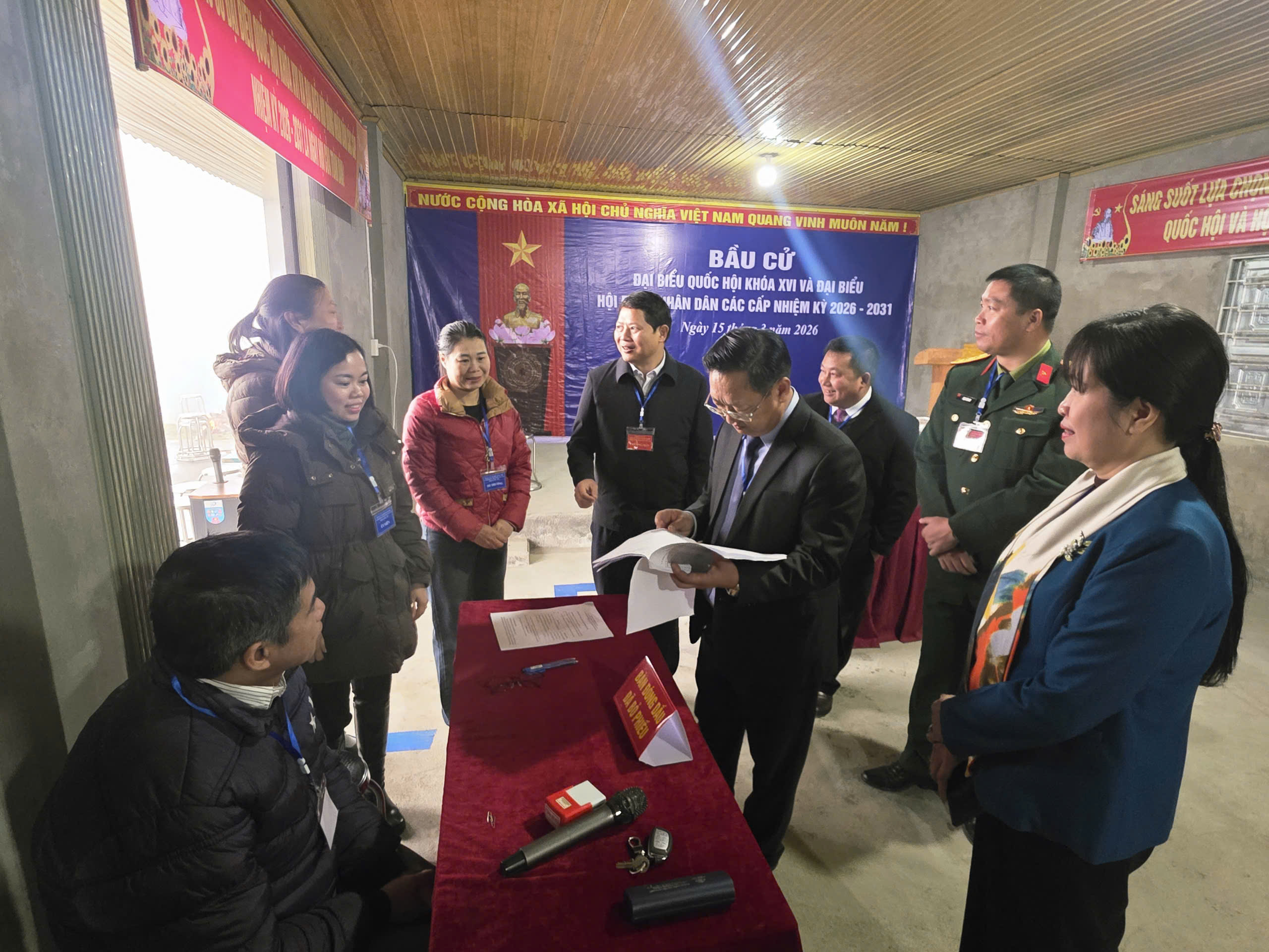 Kinh nghiệm nào để xã biên giới Pha Long hoàn thành bầu cử sớm nhất?- Ảnh 1. Kinh nghiệm nào để xã biên giới Pha Long hoàn thành bầu cử sớm nhất?- Ảnh 1.