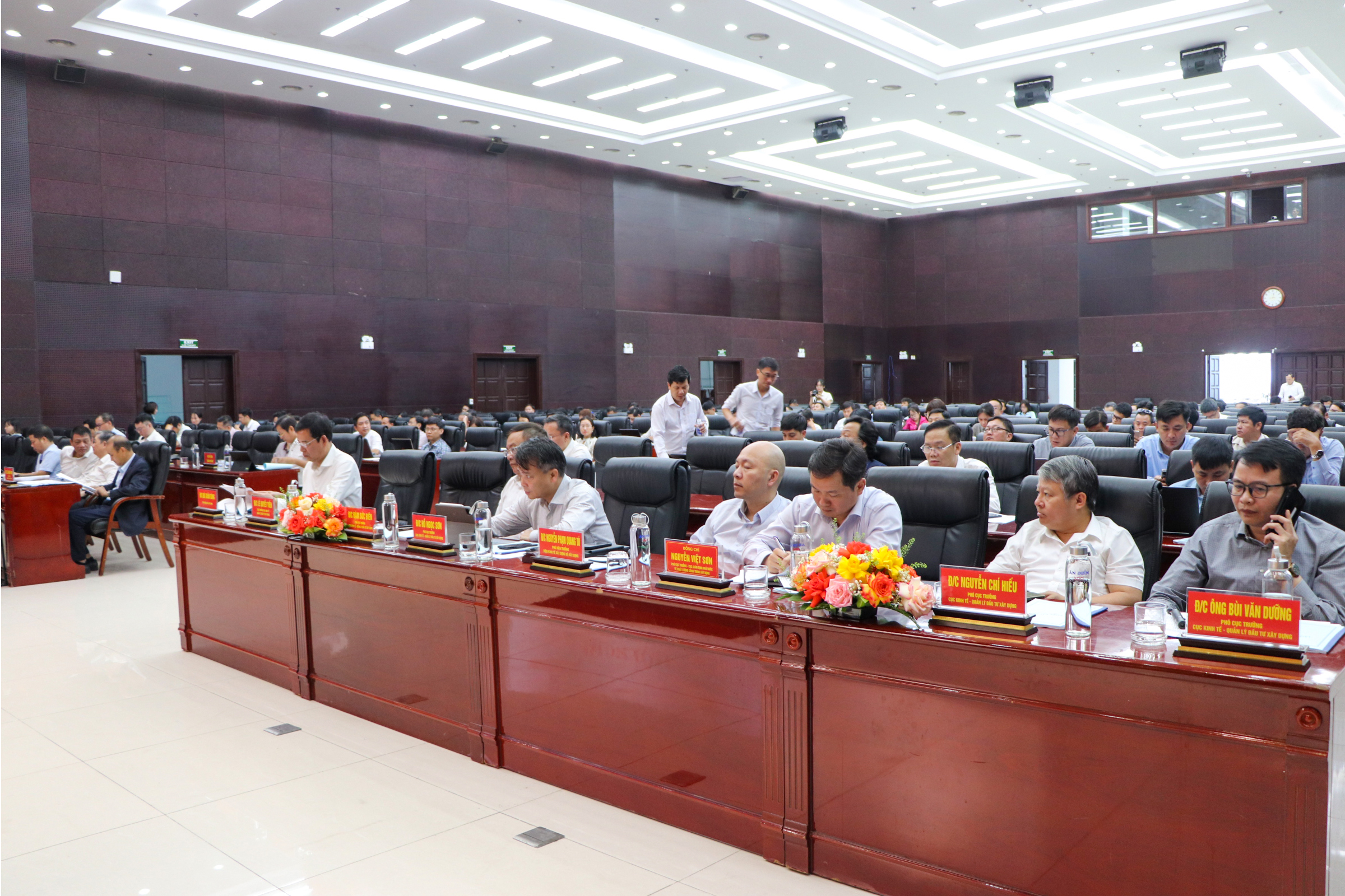 Thứ trưởng Bộ X&acirc;y dựng: Cụ thể h&oacute;a, sớm đưa Luật X&acirc;y dựng v&agrave;o cuộc sống- Ảnh 4.