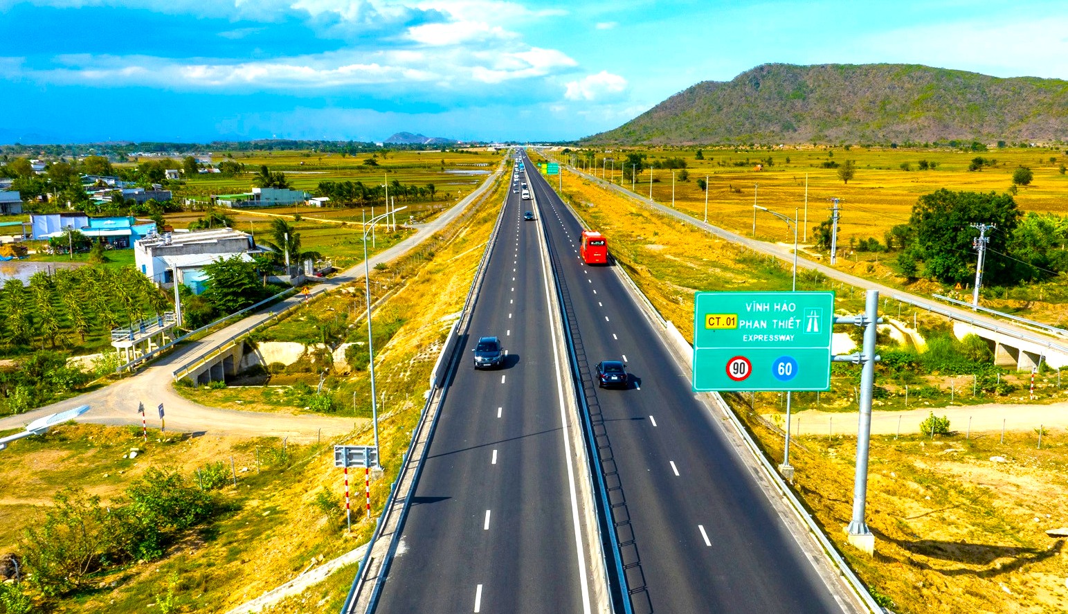 Gỡ &ldquo;điểm nghẽn&rdquo; kết nối, tạo đ&agrave; cho vận tải đa phương thức ph&aacute;t triển- Ảnh 1.