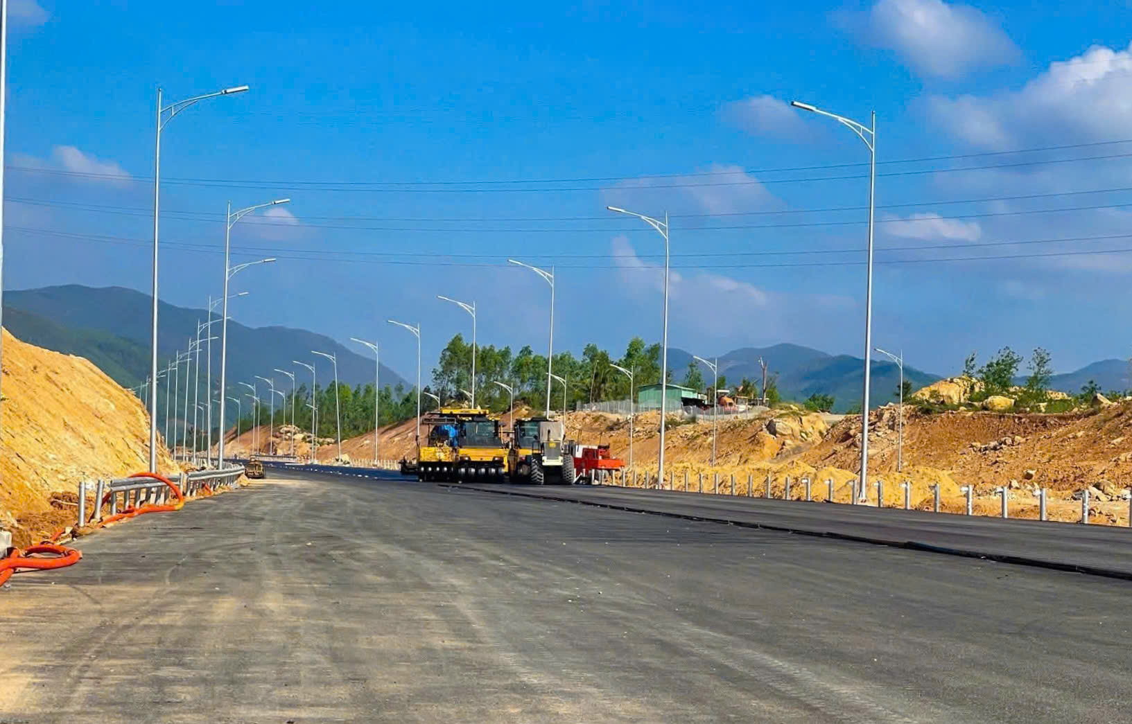 Th&uacute;c tiến độ nh&agrave; thầu chậm thi c&ocirc;ng dự &aacute;n cao tốc Quy Nhơn - Ch&iacute; Thạnh- Ảnh 1.