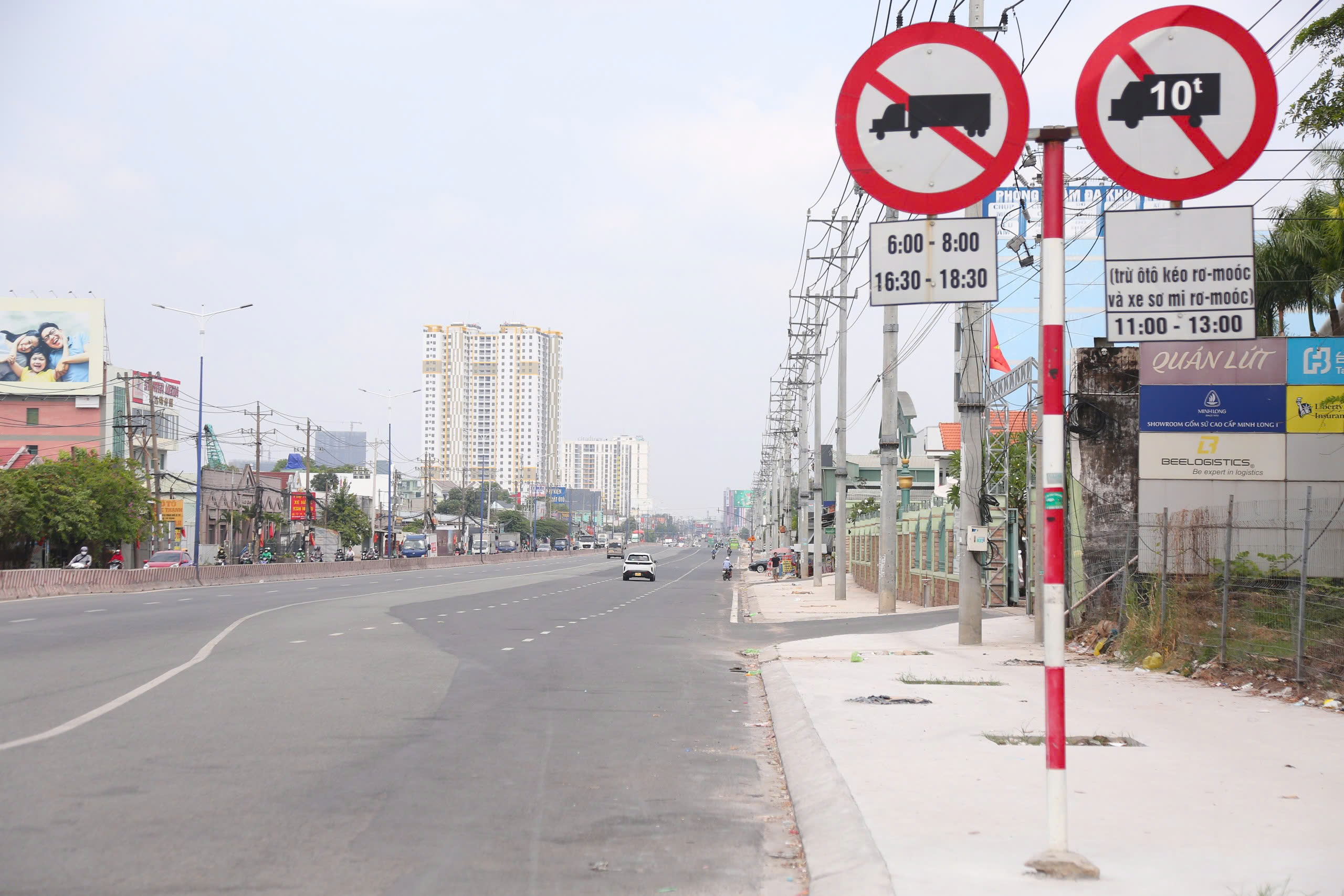 TP.HCM: Cận cảnh dự &aacute;n mở rộng quốc lộ 13 sau 4 năm thi c&ocirc;ng
- Ảnh 6.