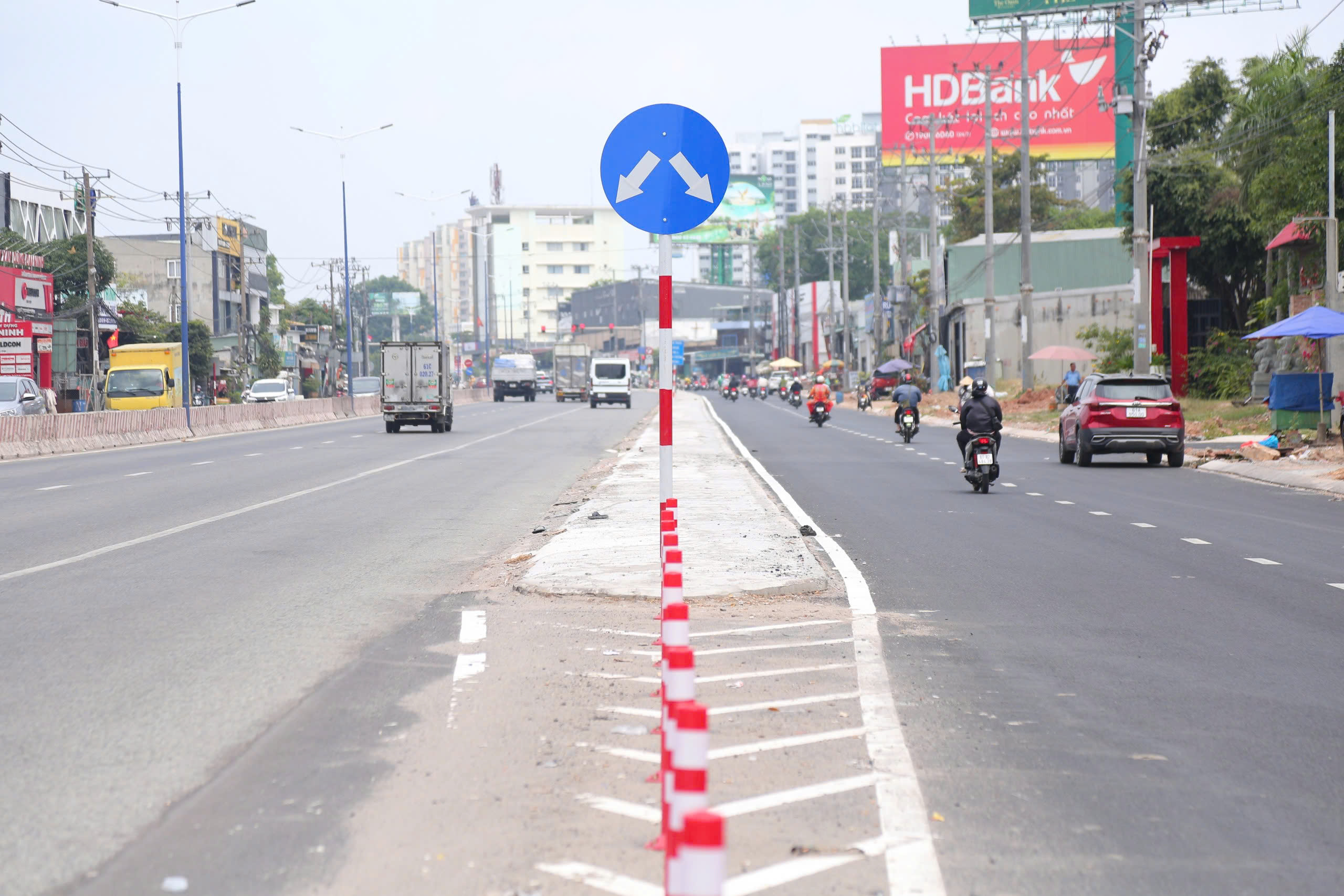 TP.HCM: Cận cảnh dự &aacute;n mở rộng quốc lộ 13 sau 4 năm thi c&ocirc;ng
- Ảnh 5.