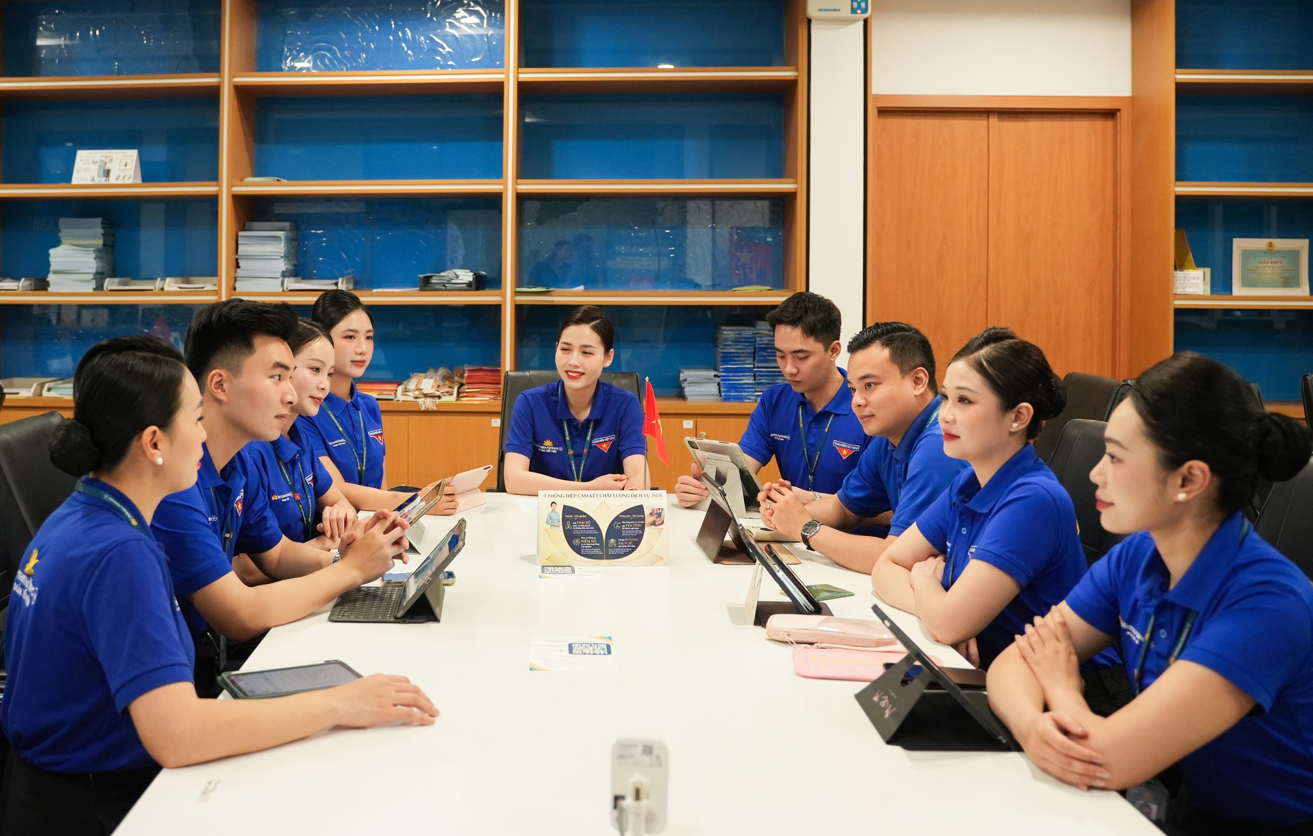 Những bất ngờ thú vị trên chuyến bay Thanh niên- Ảnh 1. Những bất ngờ thú vị trên chuyến bay Thanh niên- Ảnh 1.