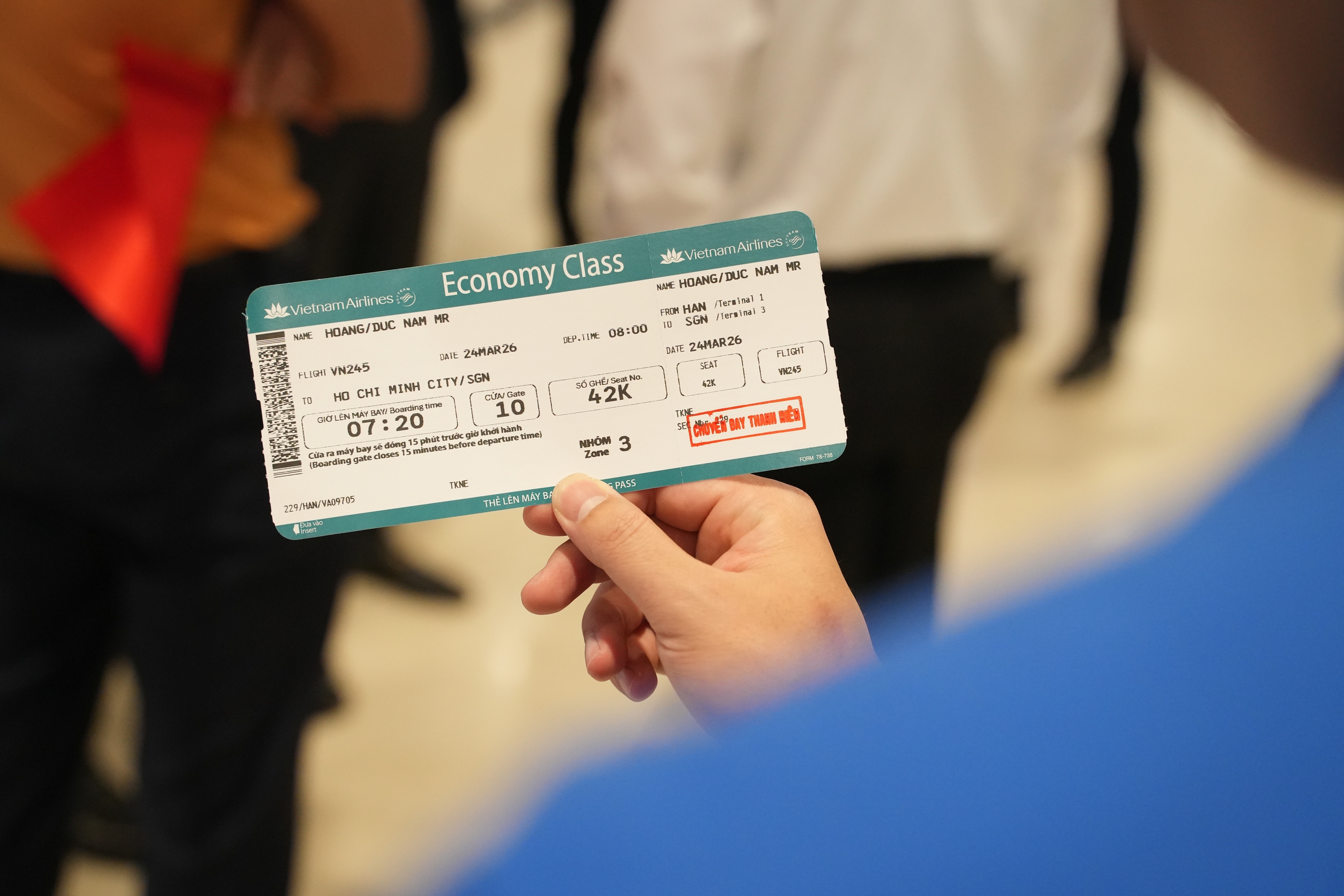 Những bất ngờ thú vị trên chuyến bay Thanh niên- Ảnh 5. Những bất ngờ thú vị trên chuyến bay Thanh niên- Ảnh 5.