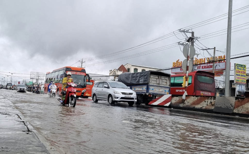 Bộ X&acirc;y dựng phản hồi kiến nghị n&acirc;ng cấp, khắc phục &ugrave;n tắc tr&ecirc;n QL1 qua TP.HCM- Ảnh 1.