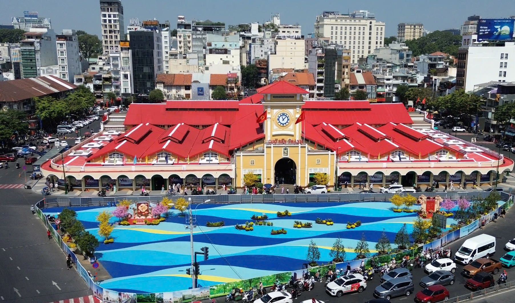 TP.HCM siết r&agrave; so&aacute;t chỉnh trang đ&ocirc; thị, tr&aacute;nh d&agrave;n trải kh&ocirc;ng gian c&ocirc;ng cộng tạm thời- Ảnh 2.