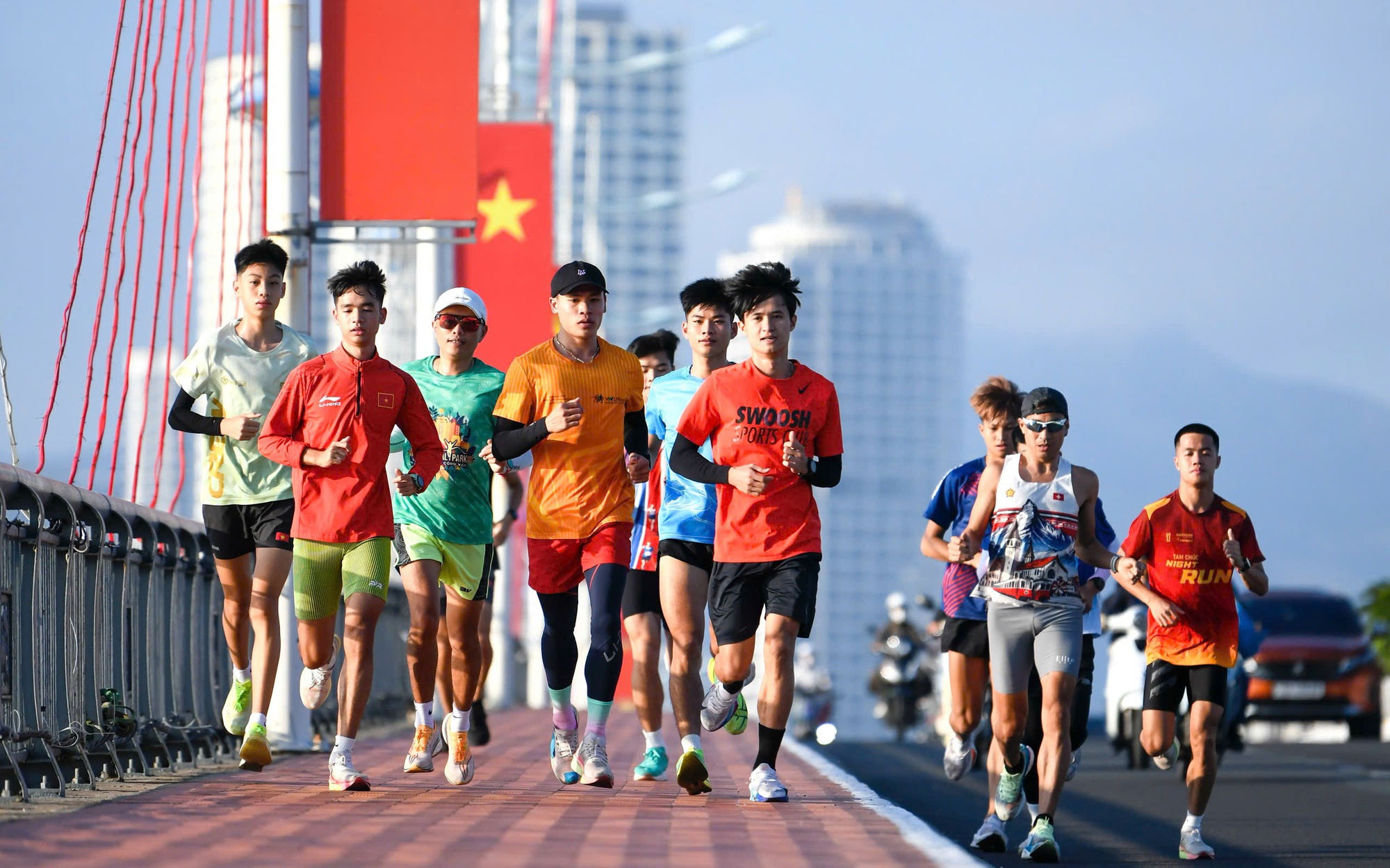 “Vạn dặm Trường Sa - Trong tim Tổ quốc”: Lễ thượng cờ tại Khu tưởng niệm Gạc Ma- Ảnh 4. “Vạn dặm Trường Sa - Trong tim Tổ quốc”: Lễ thượng cờ tại Khu tưởng niệm Gạc Ma- Ảnh 4.