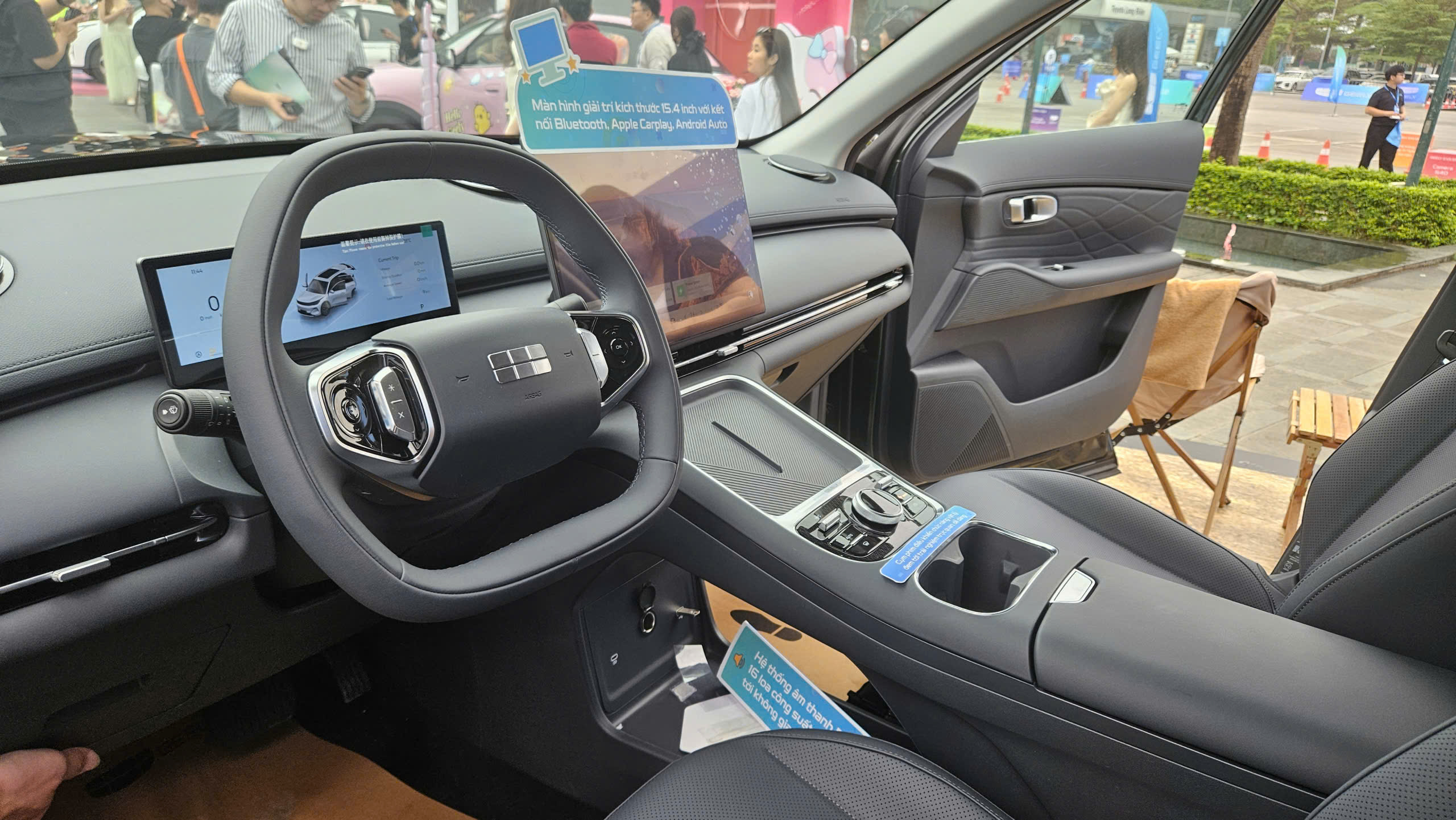 Geely EX5 EM-i tại Việt Nam xác lập 3 kỷ lục khi vừa ra mắt- Ảnh 4. Geely EX5 EM-i tại Việt Nam xác lập 3 kỷ lục khi vừa ra mắt- Ảnh 4.