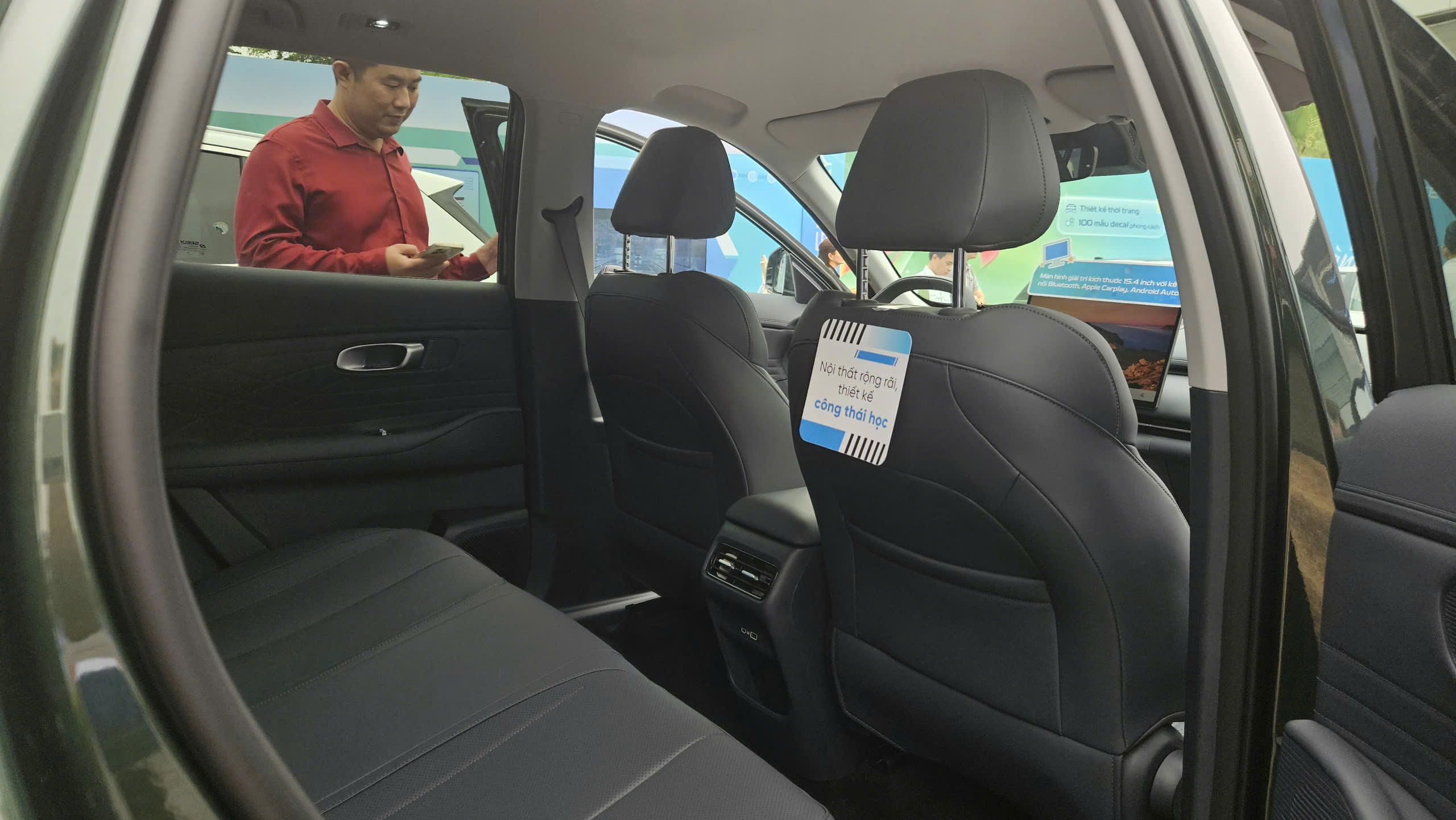 Geely EX5 EM-i tại Việt Nam xác lập 3 kỷ lục khi vừa ra mắt- Ảnh 6. Geely EX5 EM-i tại Việt Nam xác lập 3 kỷ lục khi vừa ra mắt- Ảnh 6.