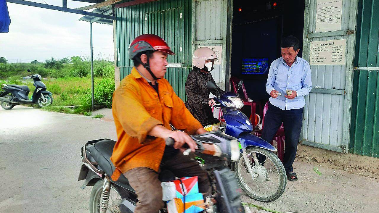 Quảng Trị: Mở lại cầu phao Triệu Độ, yêu cầu chủ đầu tư khắc phục một số hạn chế- Ảnh 4. Chuyện 5 lão nông vay tiền làm cầu phao BOT