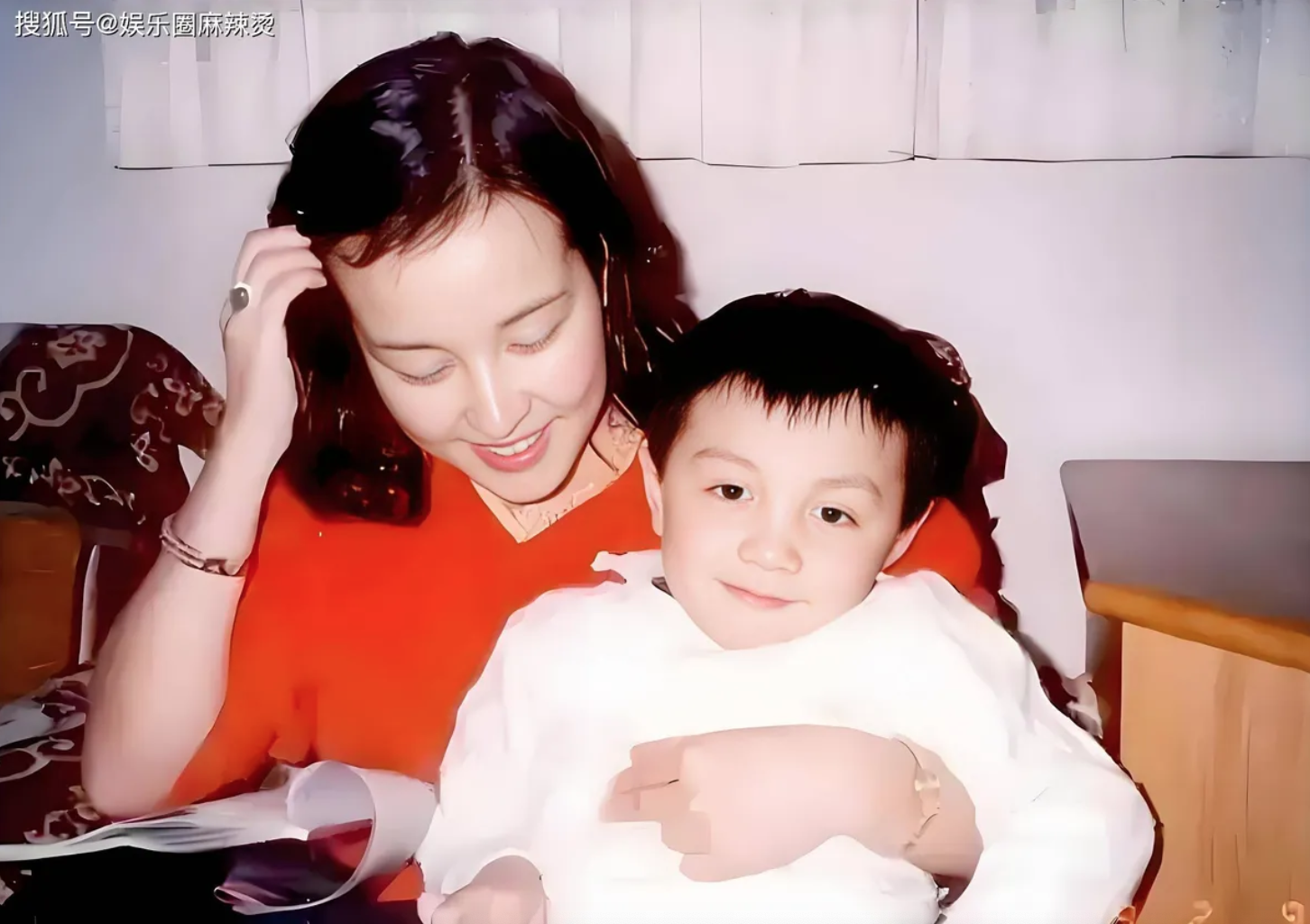 Em g&aacute;i "V&otilde; Tắc Thi&ecirc;n" Lưu Hiểu Kh&aacute;nh l&agrave;m r&otilde; tin đồn chị em m&acirc;u thuẫn v&igrave; t&agrave;i sản- Ảnh 2.