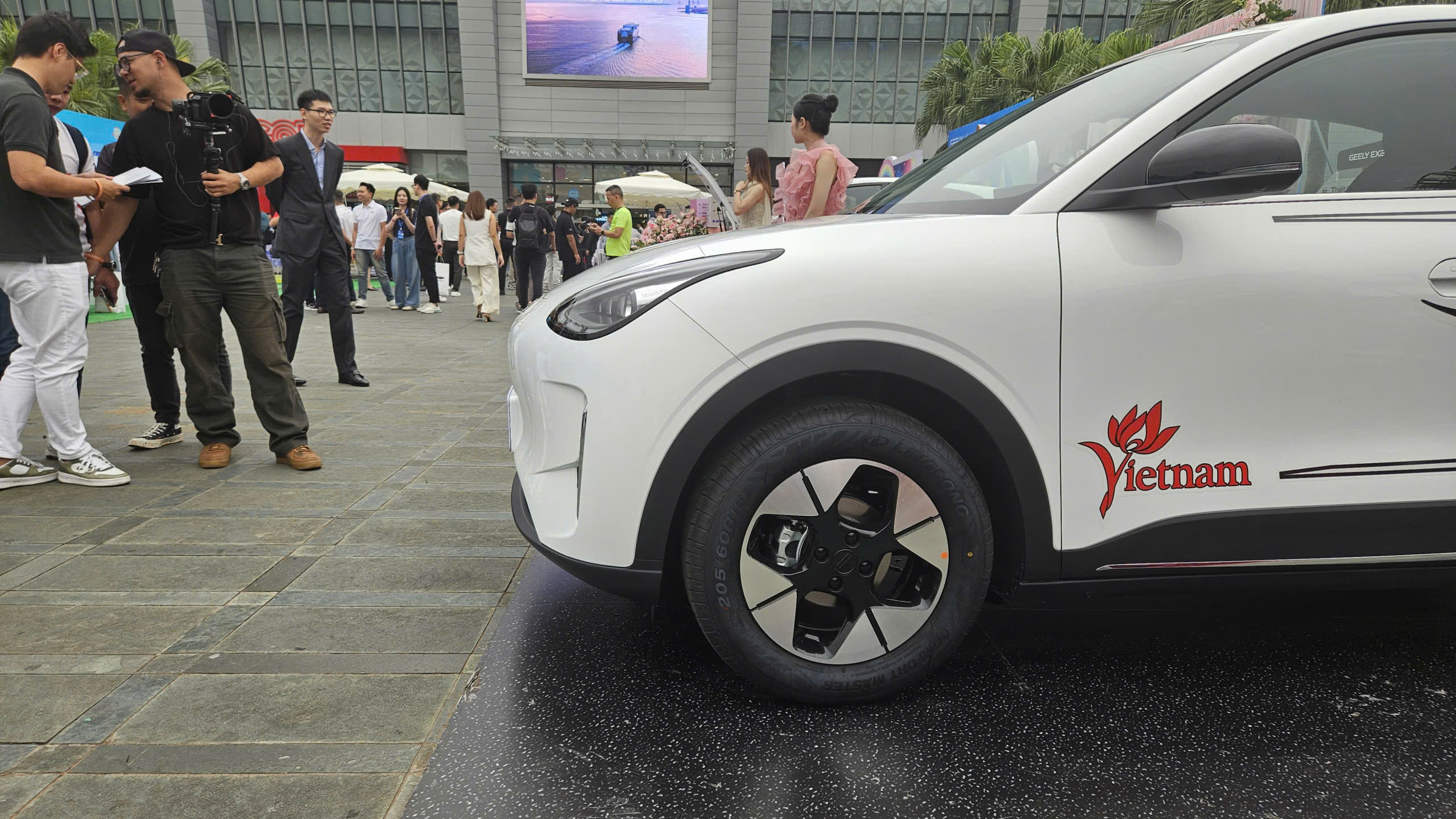 Geely EX2 ra mắt tại Việt Nam, giá từ 459 triệu đồng- Ảnh 4.