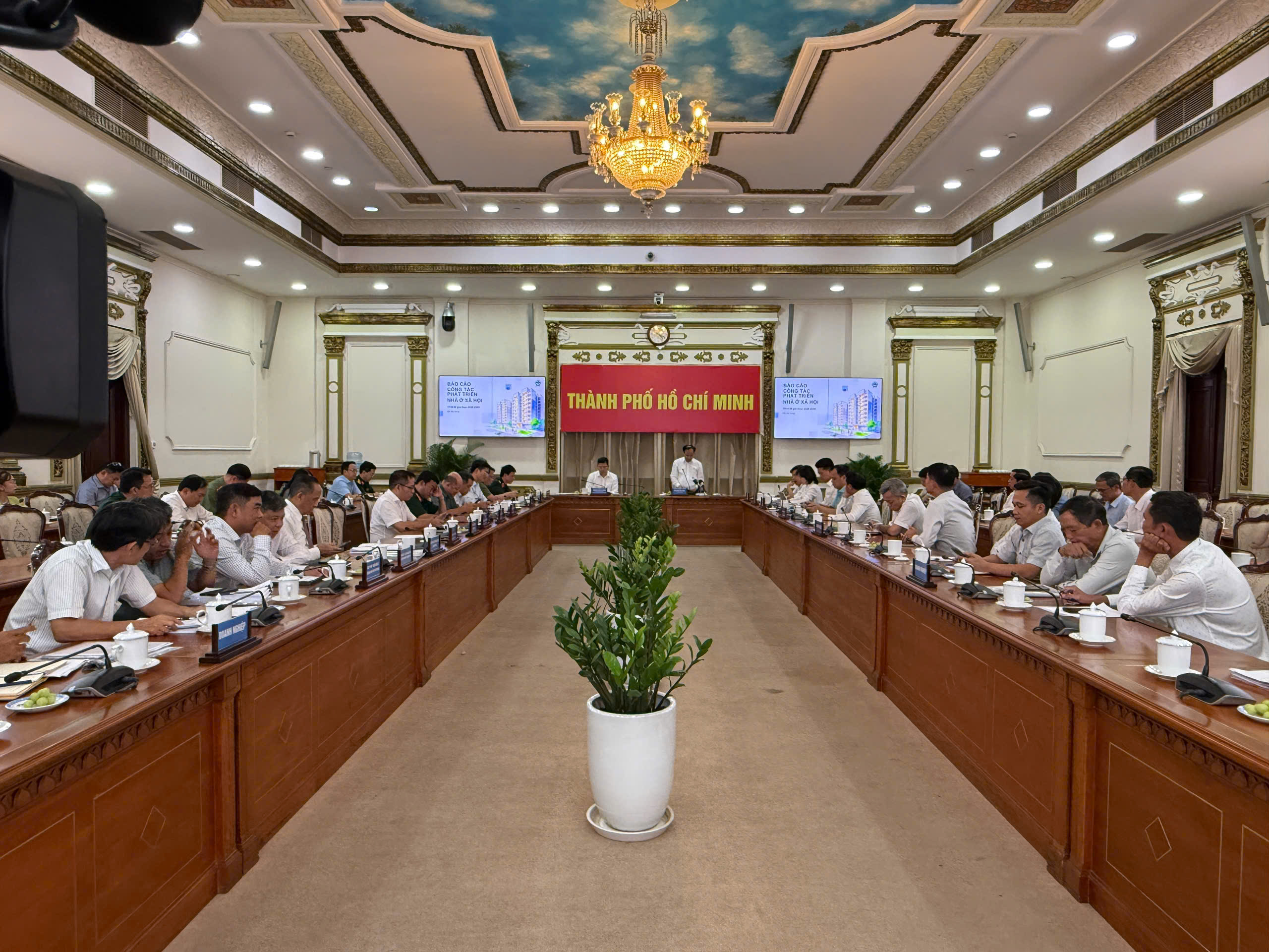 Thứ trưởng Nguyễn Văn Sinh: Phát triển nhà ở xã hội không chỉ là việc của doanh nghiệp- Ảnh 3. Thứ trưởng Nguyễn Văn Sinh: Phát triển nhà ở xã hội không chỉ là việc của doanh nghiệp- Ảnh 3.