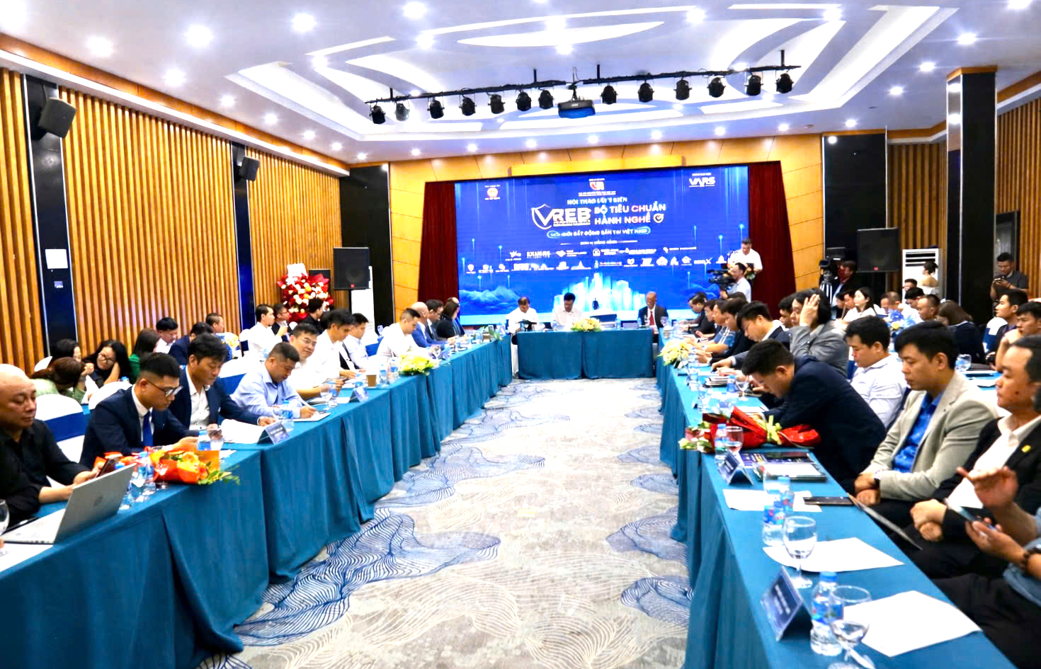 Chuẩn hóa nghề môi giới bất động sản: Nền móng minh bạch thị trường- Ảnh 1.