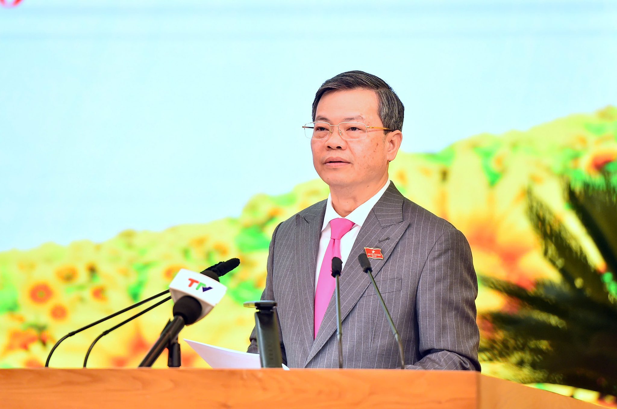 Ông Phan Huy Ngọc tái đắc cử Chủ tịch UBND tỉnh Tuyên Quang - Ảnh 5. Ông Phan Huy Ngọc tái đắc cử Chủ tịch UBND tỉnh Tuyên Quang - Ảnh 5.