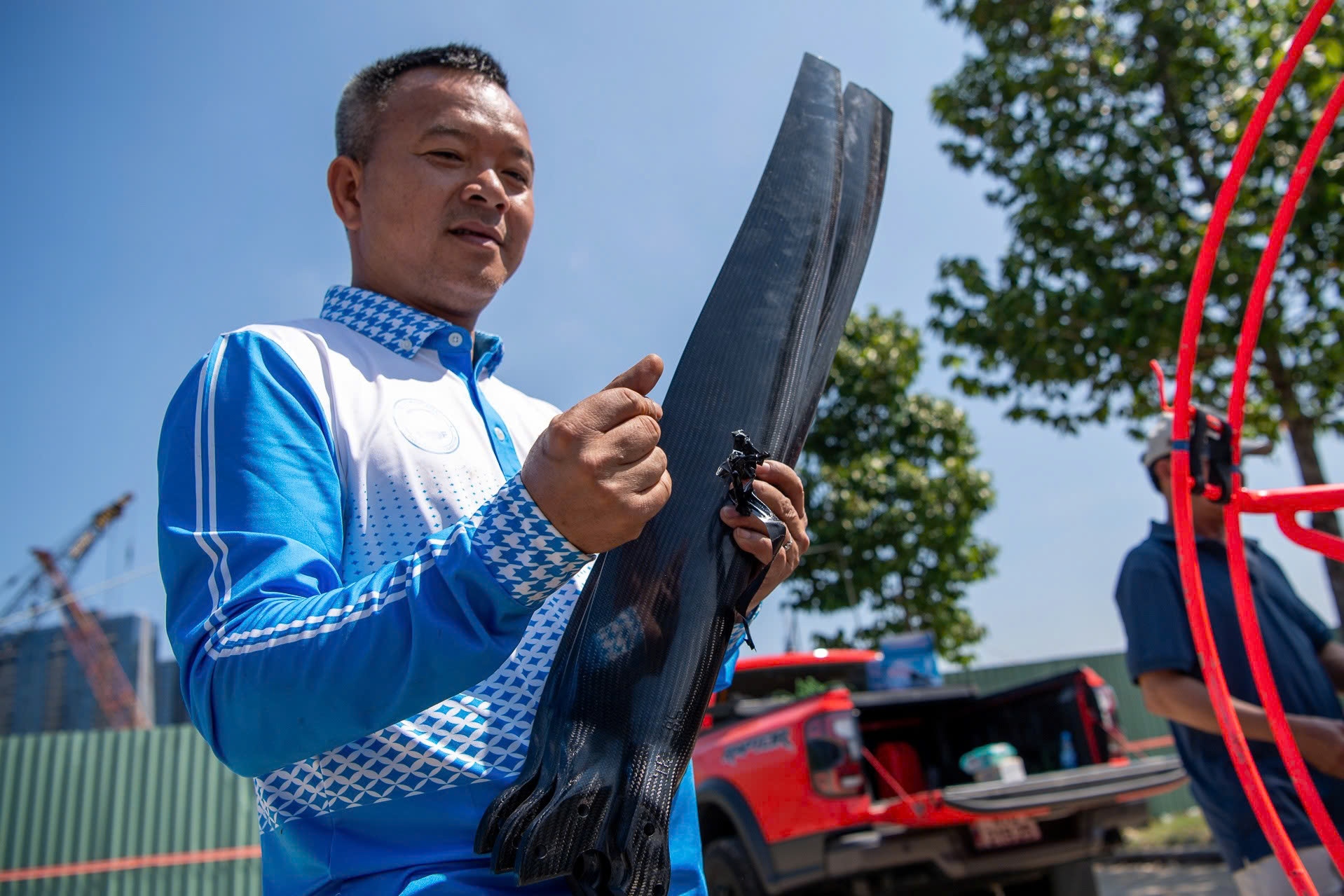 M&atilde;n nh&atilde;n m&agrave;n d&ugrave; lượn kết hợp ph&aacute;o hoa tr&ecirc;n bầu trời s&ocirc;ng S&agrave;i G&ograve;n- Ảnh 15.