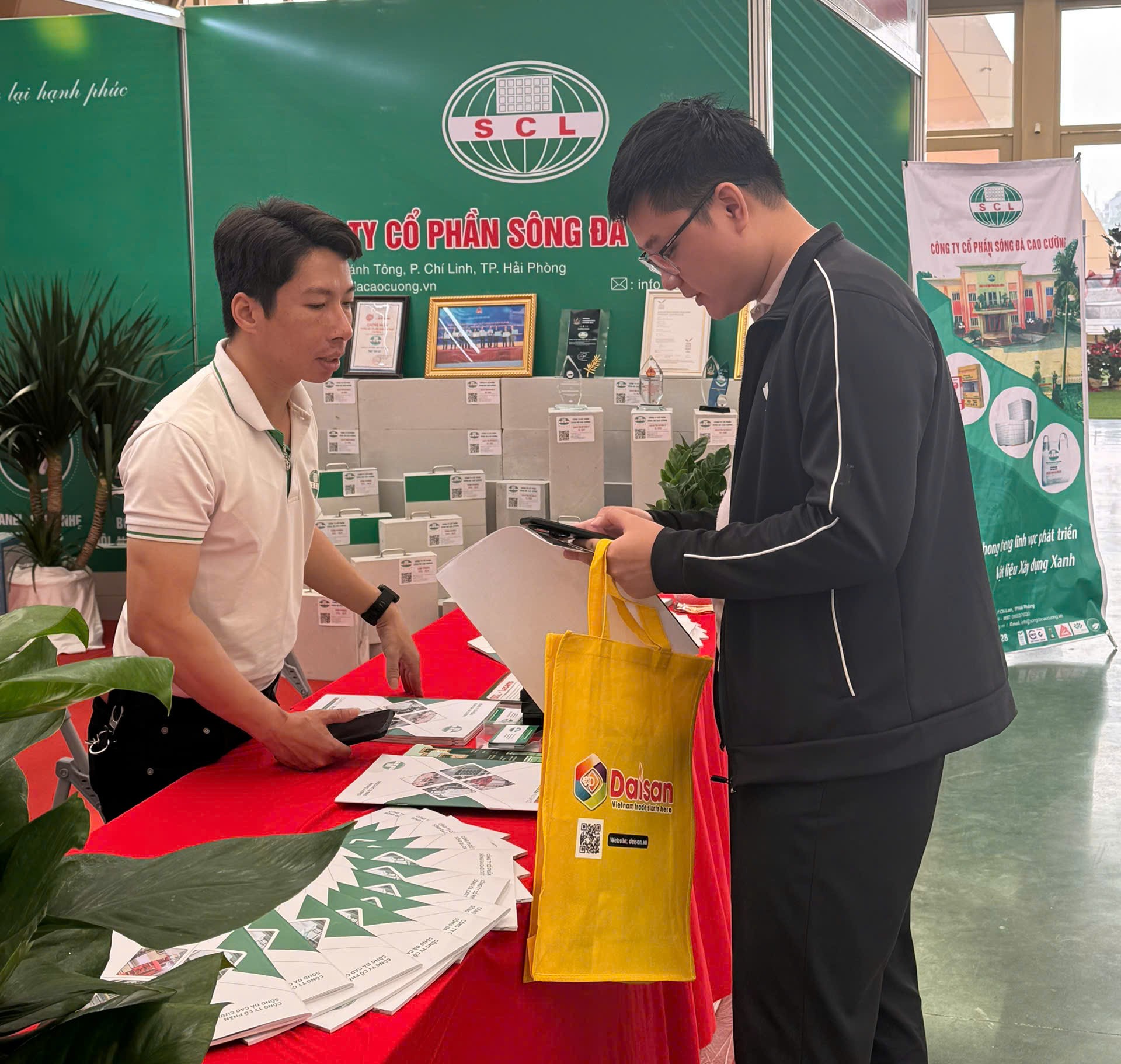 Doanh nghiệp vật liệu ứng ph&oacute; thể n&agrave;o trước biến động gi&aacute; xăng dầu?- Ảnh 4.