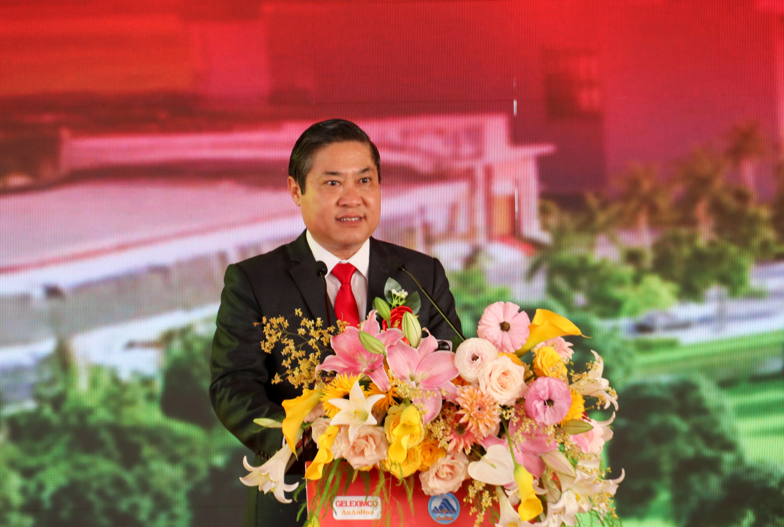 Đà Nẵng khởi công khu công nghiệp hơn 4.100 tỷ đồng, quyết tâm đổi mới mô hình tăng trưởng- Ảnh 4. Đà Nẵng khởi công khu công nghiệp hơn 4.100 tỷ đồng, quyết tâm đổi mới mô hình tăng trưởng- Ảnh 4.