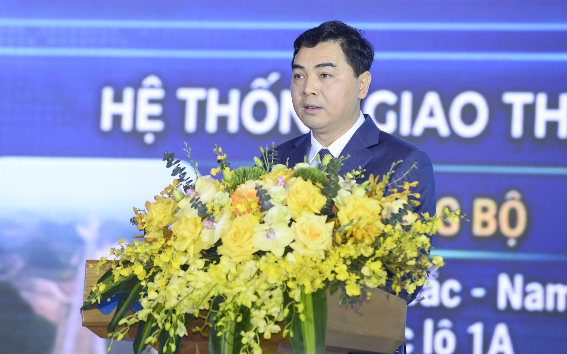 Thanh Hóa cần tập trung phát triển đồng bộ hệ thống kết cấu hạ tầng- Ảnh 5. Thanh Hóa cần tập trung phát triển đồng bộ hệ thống kết cấu hạ tầng- Ảnh 5.