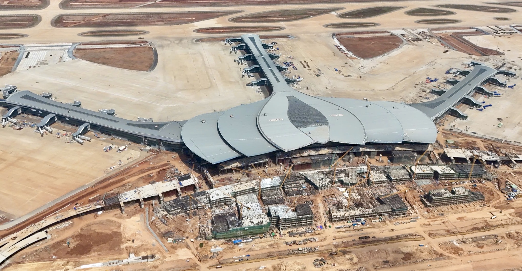 To&agrave;n cảnh chuyến kiểm tra lần thứ 10 của Thủ tướng Phạm Minh Ch&iacute;nh tại s&acirc;n bay Long Th&agrave;nh- Ảnh 12.