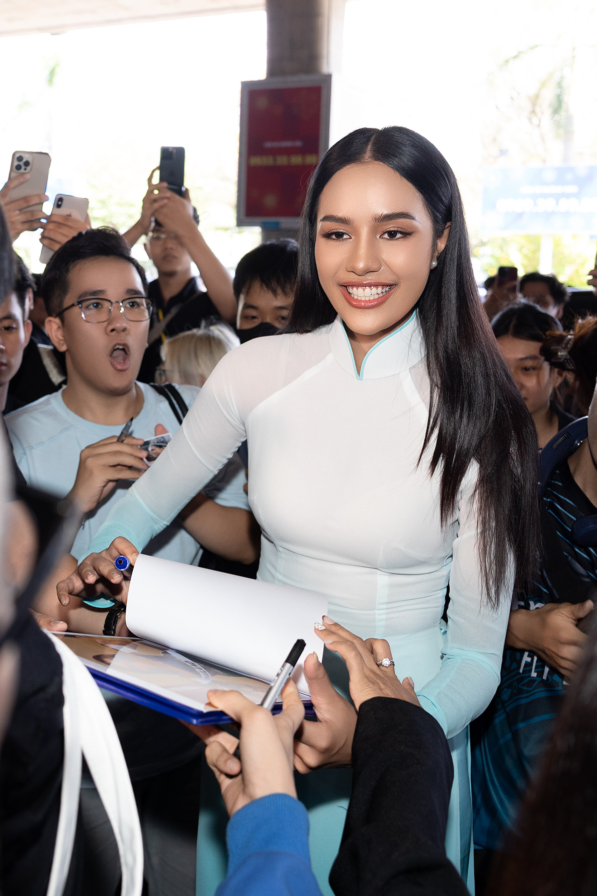 Đương kim Miss World Opal Suchata tham dự đ&ecirc;m chung kết Hoa hậu Thế giới Việt Nam 2025- Ảnh 11.