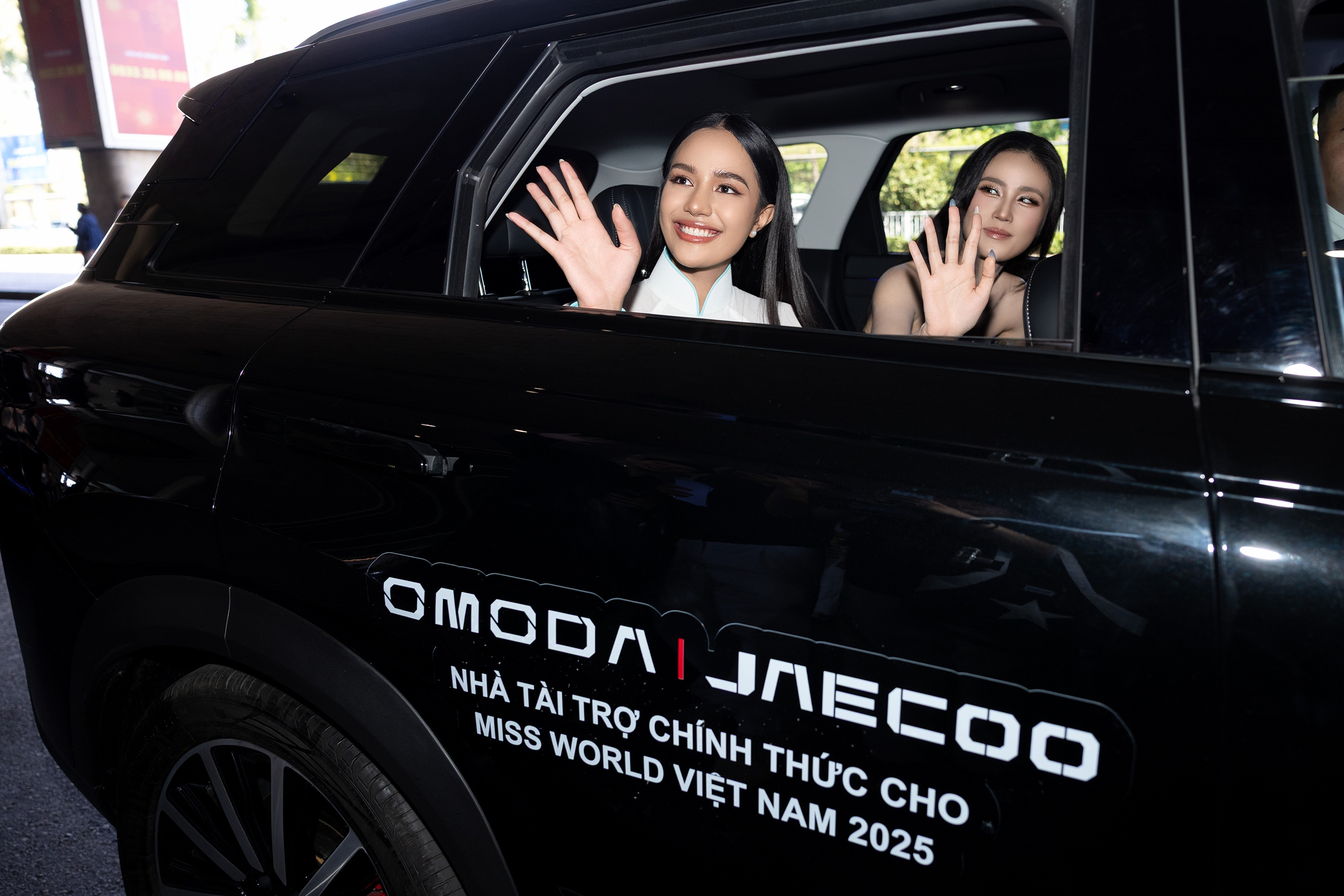 Đương kim Miss World Opal Suchata tham dự đ&ecirc;m chung kết Hoa hậu Thế giới Việt Nam 2025- Ảnh 14.