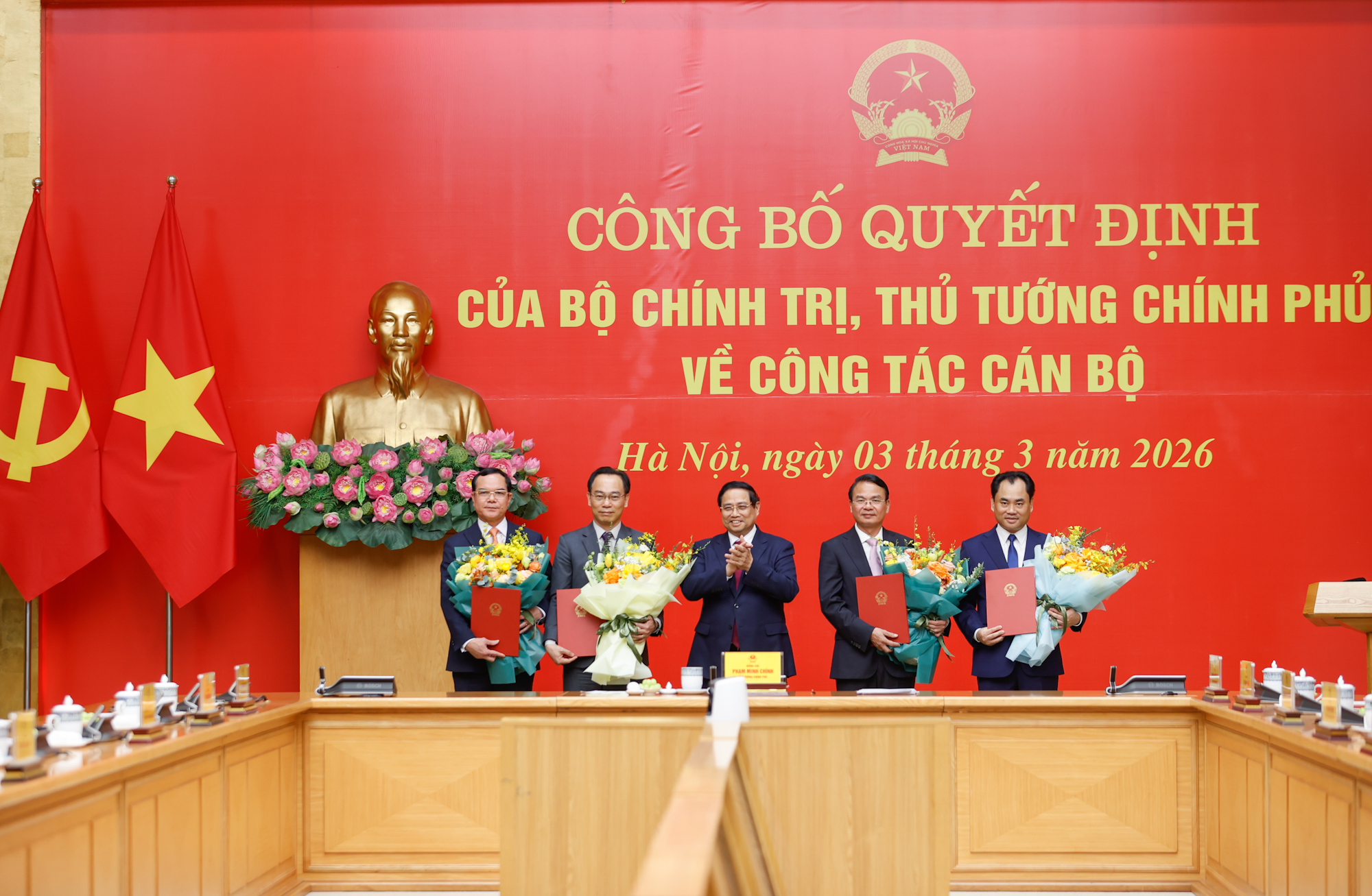 Trao quyết định Phó Bí thư Đảng ủy Chính phủ và bổ nhiệm lãnh đạo 4 bộ, cơ quan ngang Bộ- Ảnh 6. Trao quyết định Phó Bí thư Đảng ủy Chính phủ và bổ nhiệm lãnh đạo 4 bộ, cơ quan ngang Bộ- Ảnh 6.