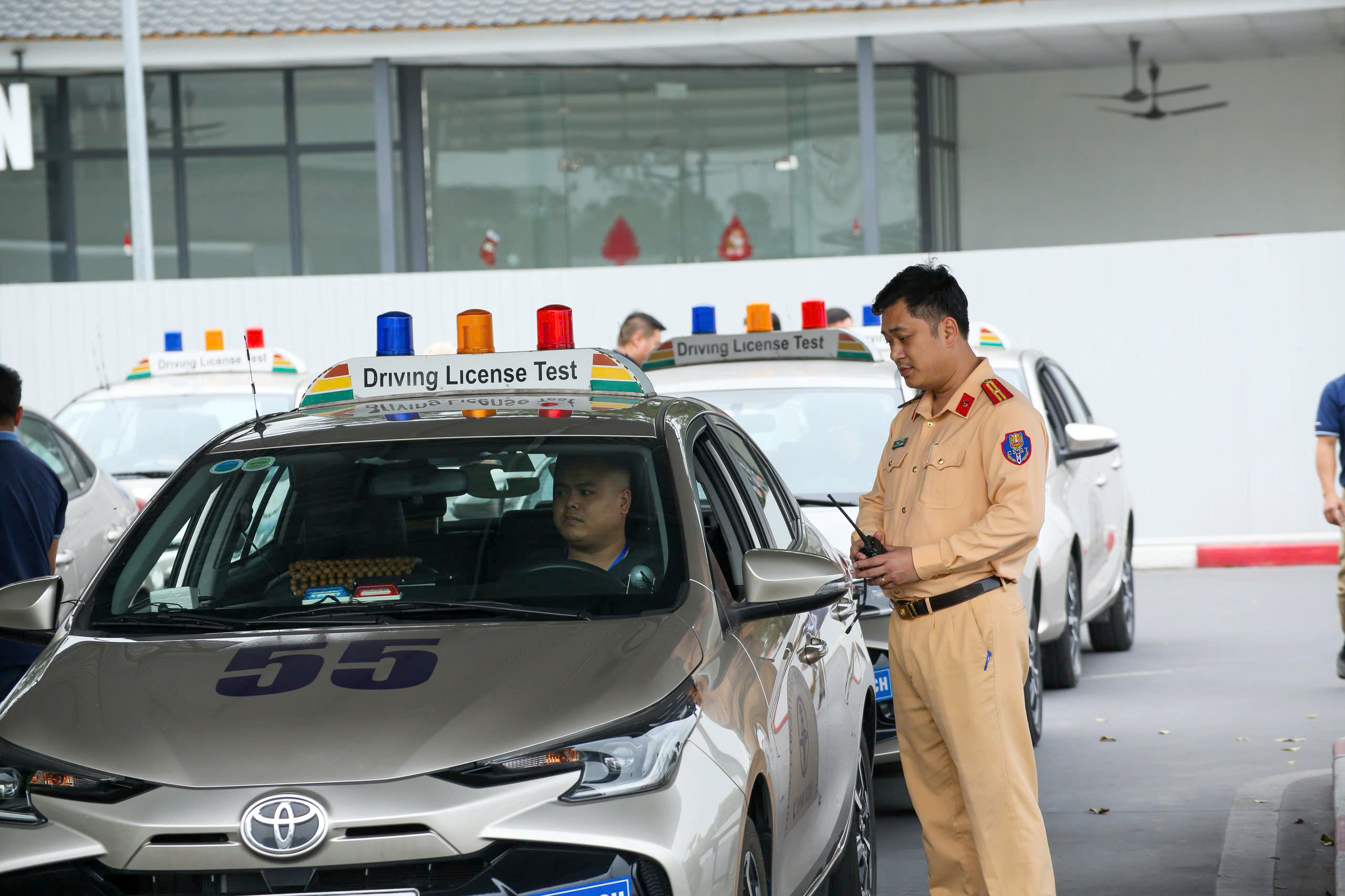 H&agrave; Nội: Gần 2.000 học vi&ecirc;n s&aacute;t hạch l&aacute;i xe mỗi ng&agrave;y, nhiều người đỗ ngay lần thi đầu- Ảnh 6.